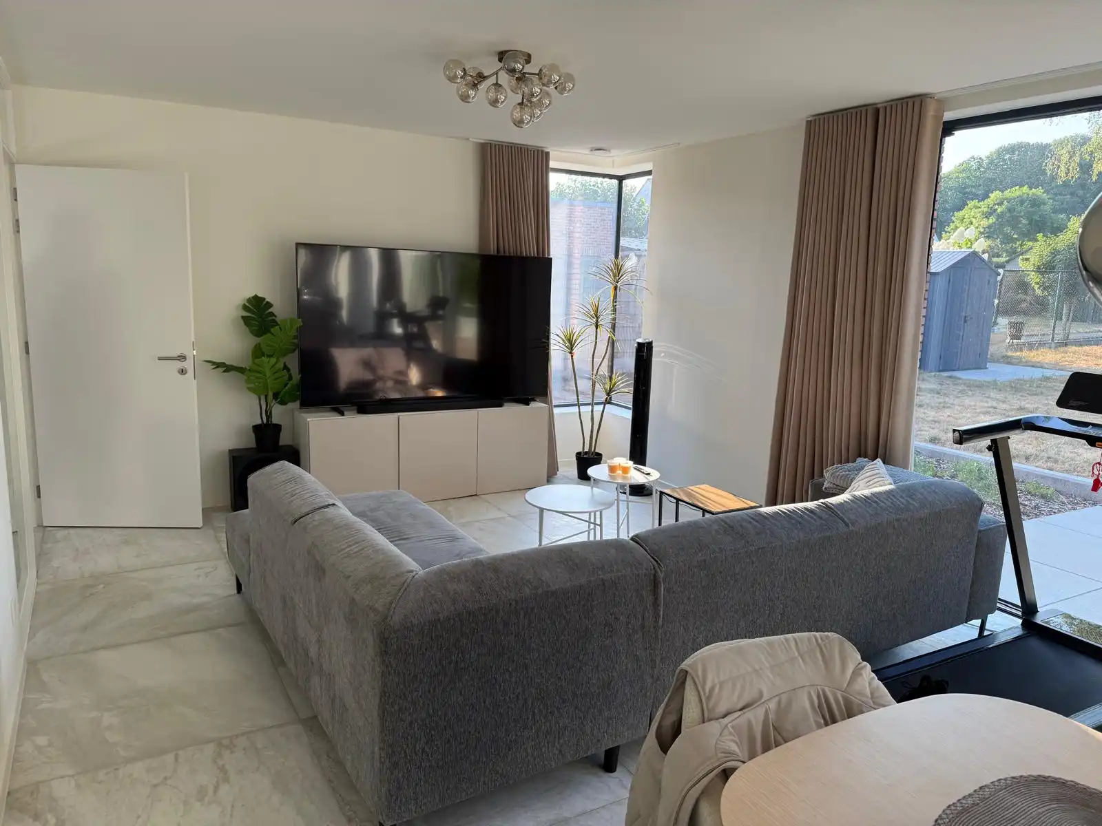 NIEUWBOUW moderne halfopen WONING Te huur foto 5
