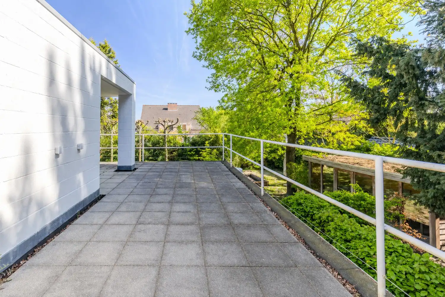 Moderne villa met ruime leefruimte, 4 slaapkamers en 2 badkamers op 13 are in gegeerde buurt Neerharen- Lanaken foto 42