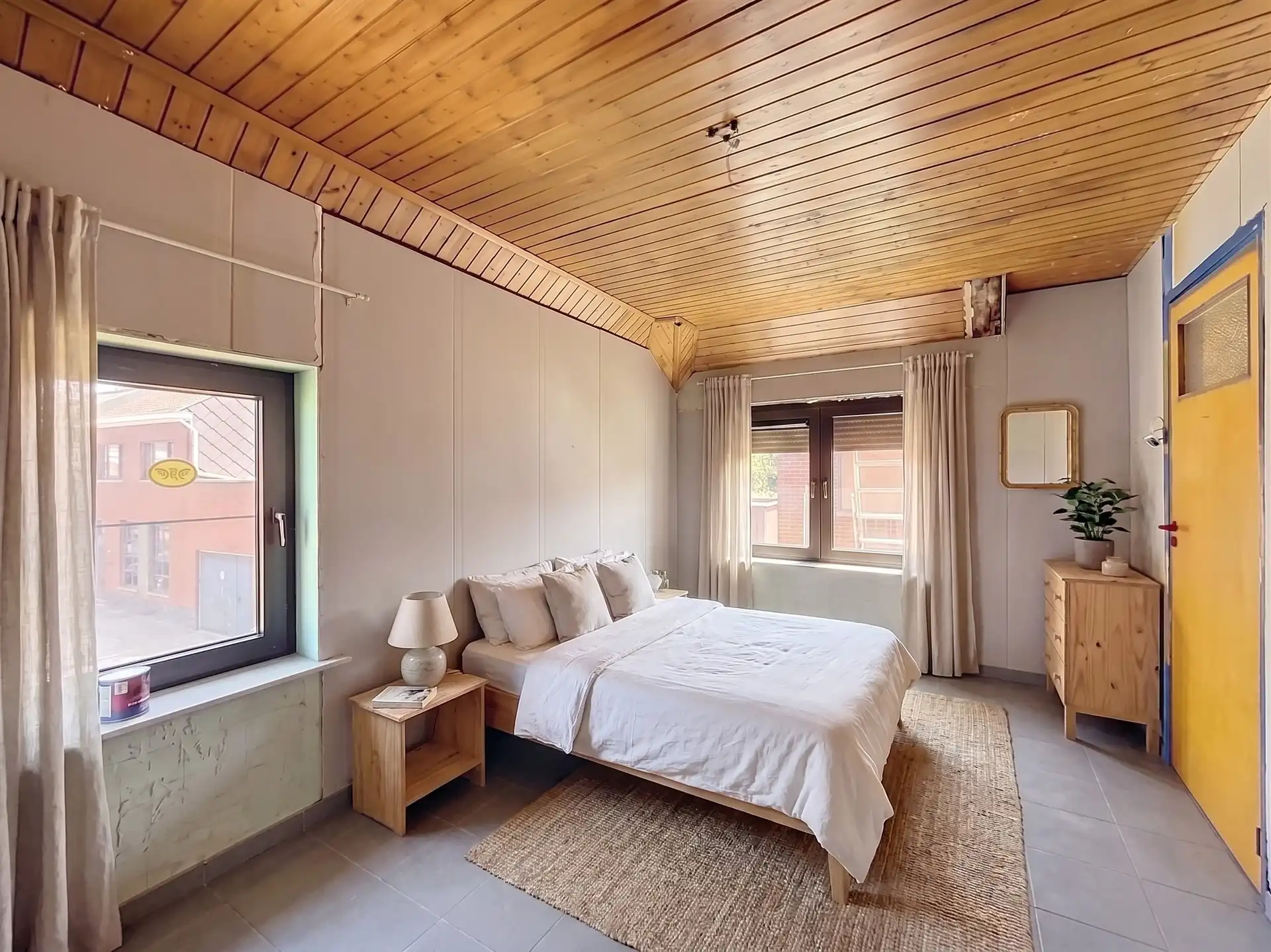 Op te frissen gezinswoning met 4 slaapkamers en tuin! foto 8