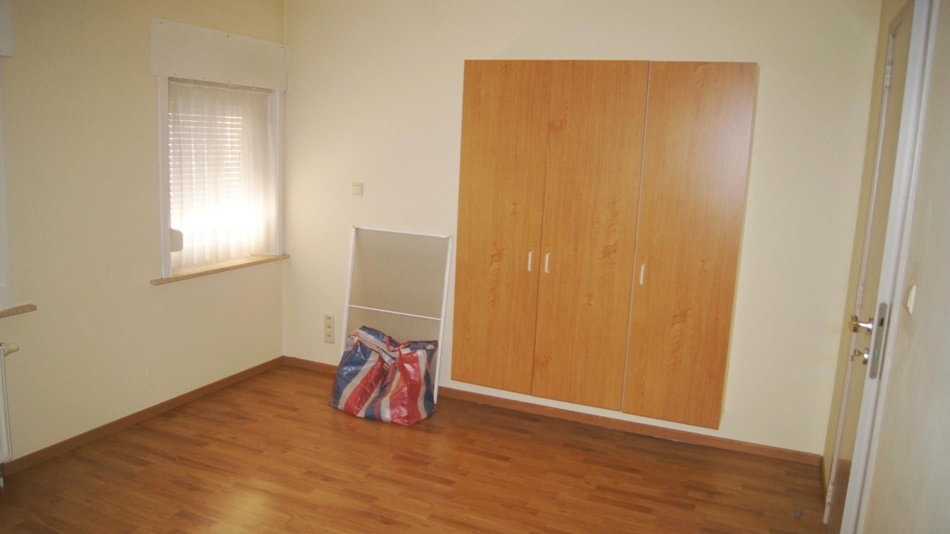 Gezinswoning met 3 slpks, bureau, garage en tuin foto 12