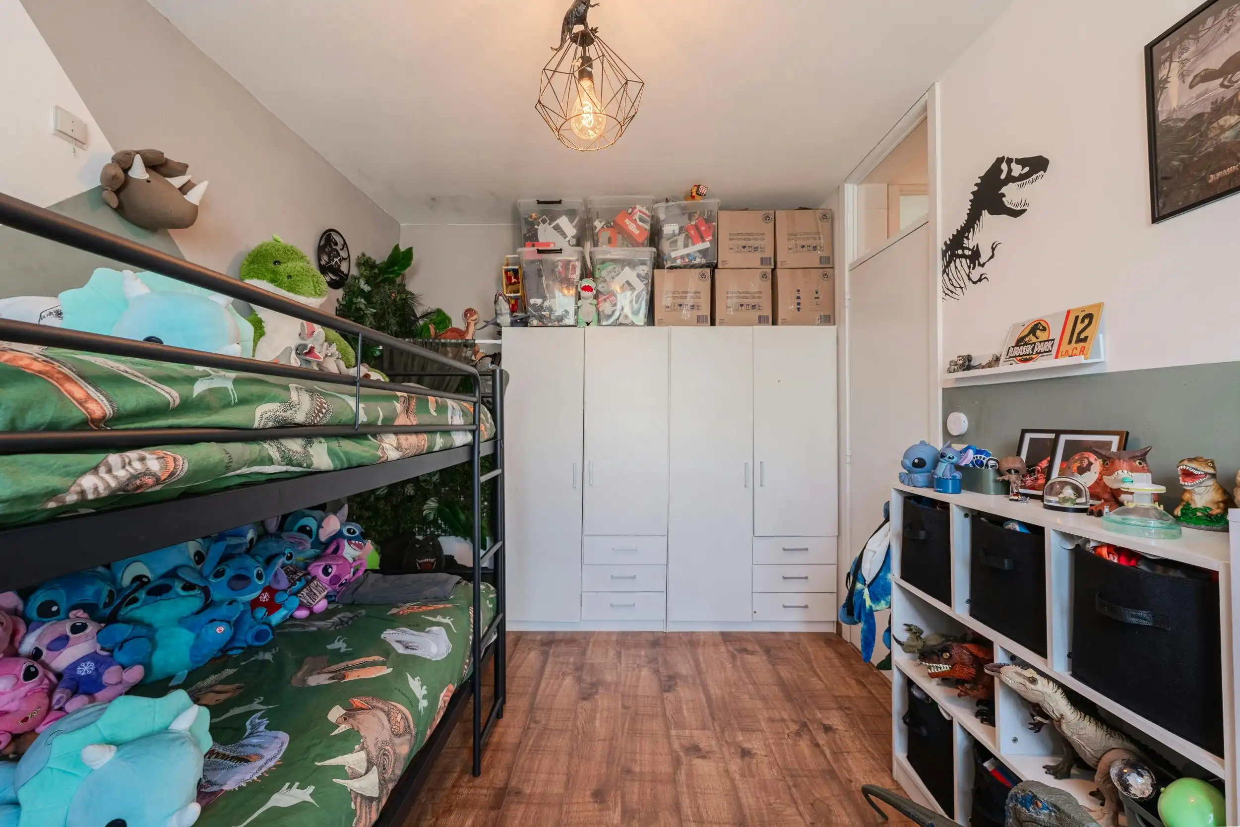 Lichtrijk twee-slaapkamerappartement met terras te Oostende foto 14
