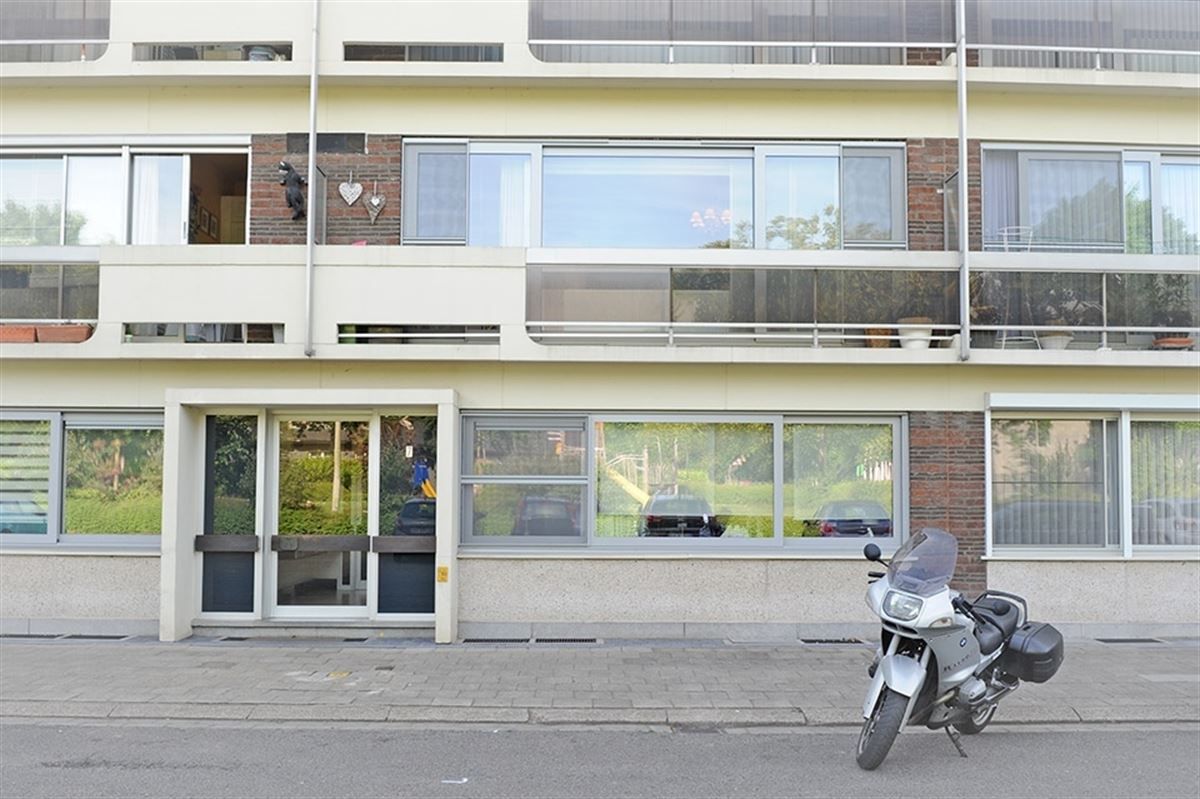 Mooi gerenoveerd appartement in kindvriendelijke wijk van Edegem foto {{pictureIndex}}