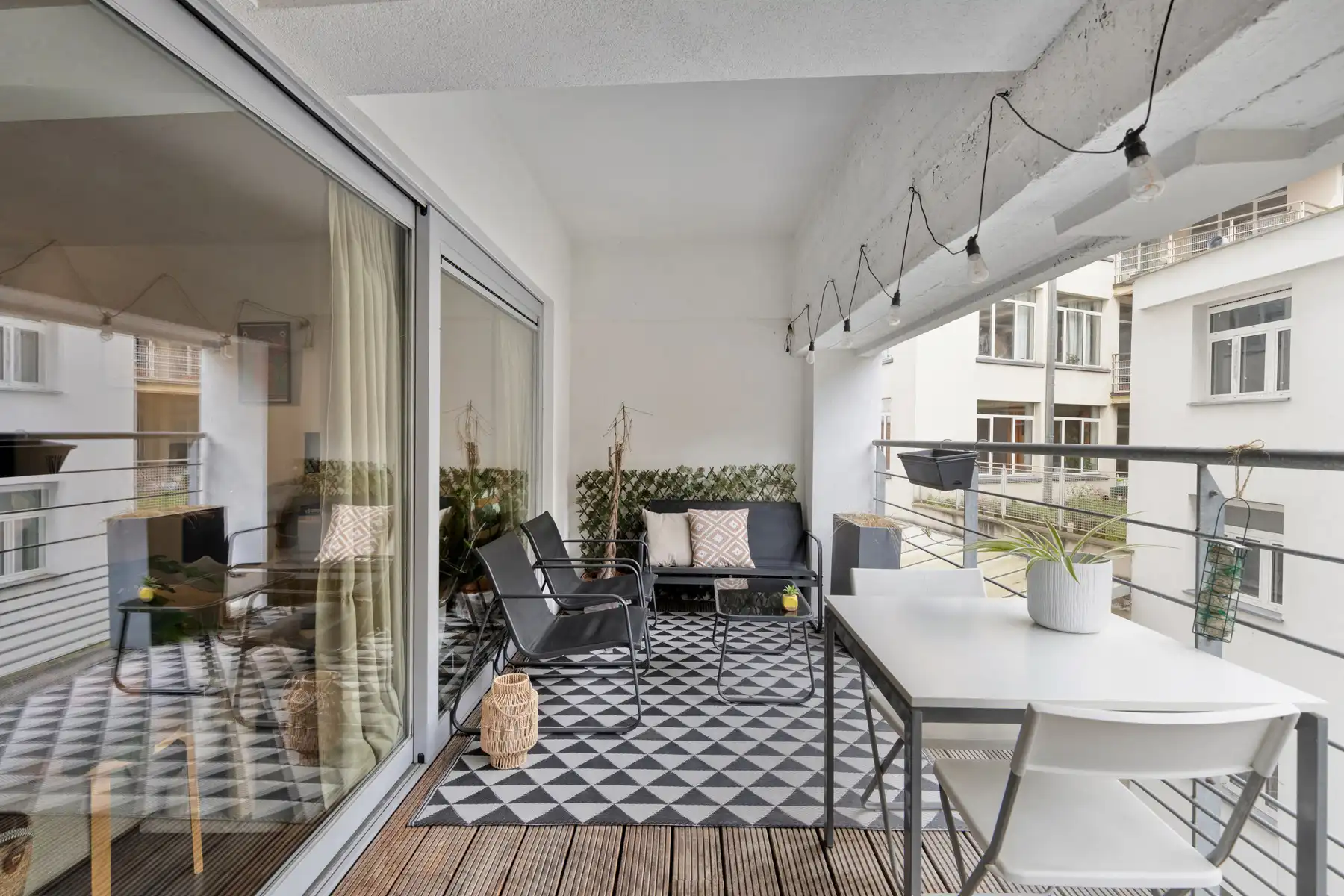 Instapklaar Loftappartement met ruim terras foto 8