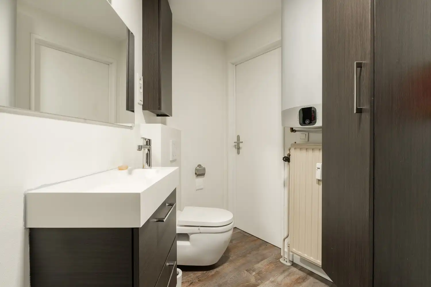 Mooi gerenoveerd appartement pal in het centrum van Neerpelt! foto 16