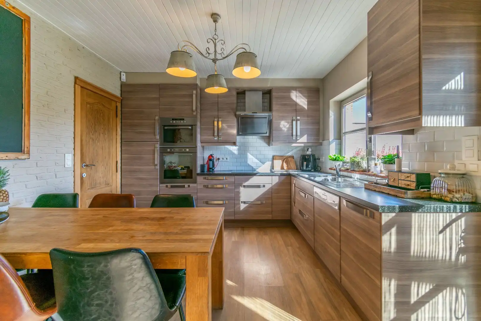 INSTAPKLARE WONING MET 3SLP, TUIN & GARAGE! foto 10