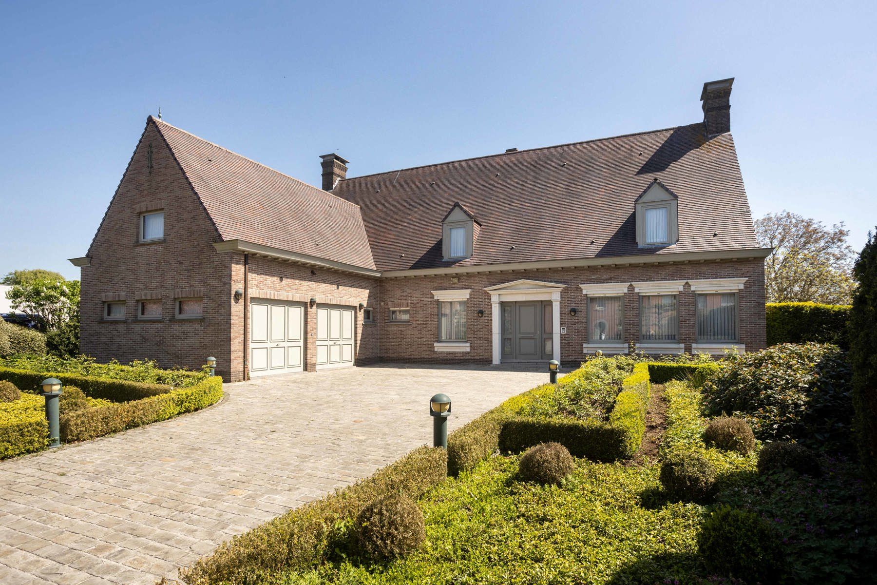 Hoofdfoto van de publicatie: Unieke villa, rustig gelegen met prachtig uitzicht 