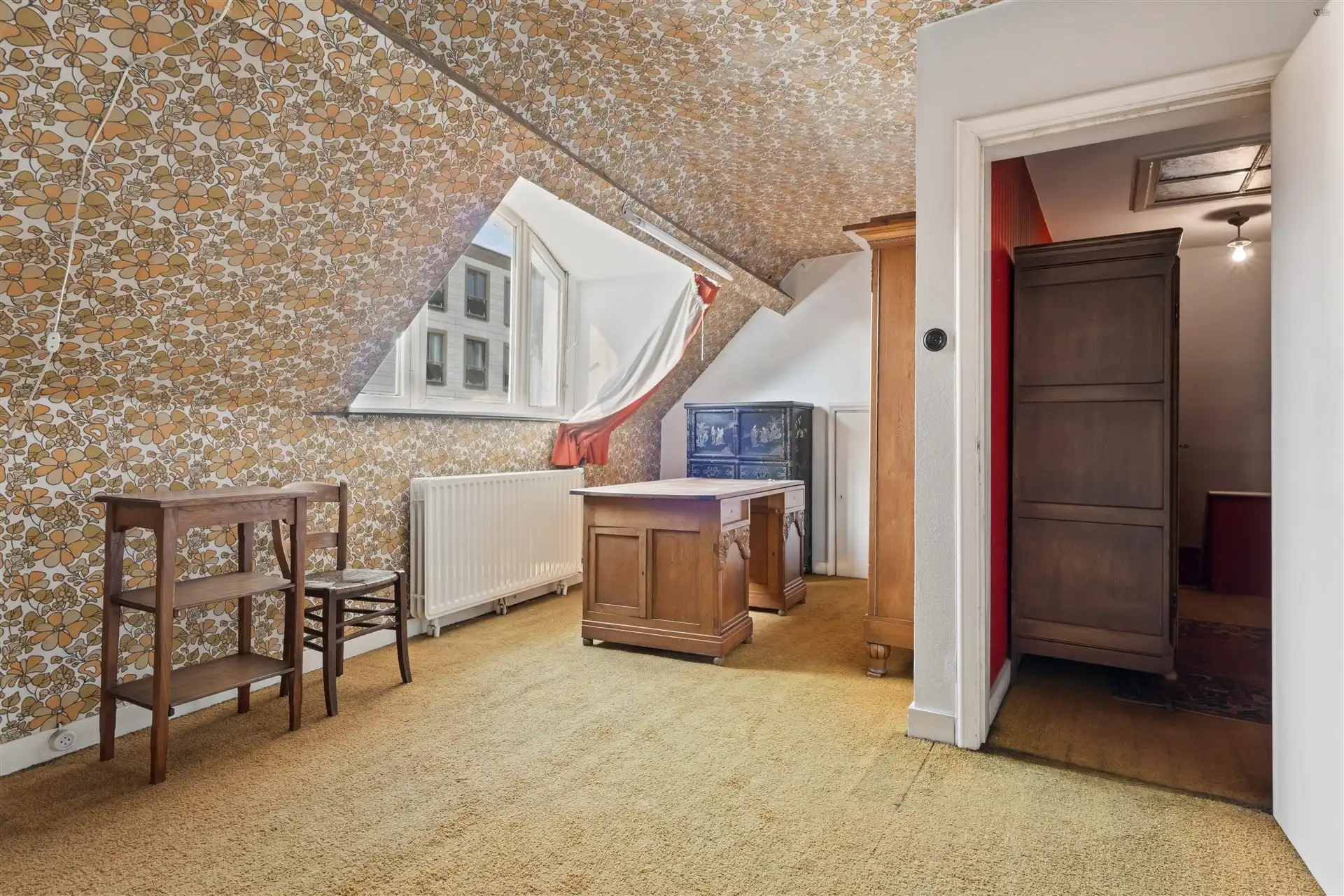 Voormalige dokterswoning, zeer unieke woning mt grote oppervlakten foto 28