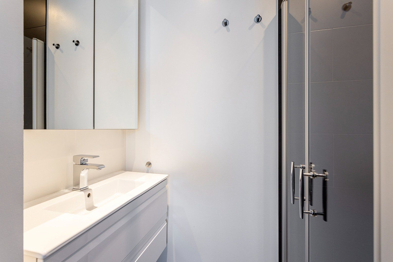 Luxueus 1-slaapkamer appartement te centrum Antwerpen! foto 4