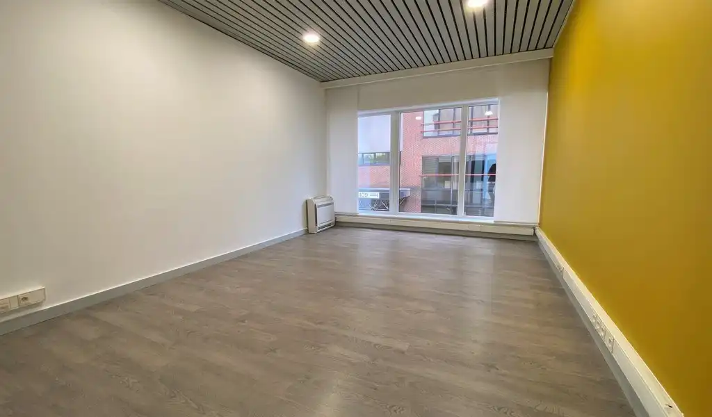 Kantoren te koop in opbrengsteigendom aan klaverblad in Gent foto 21