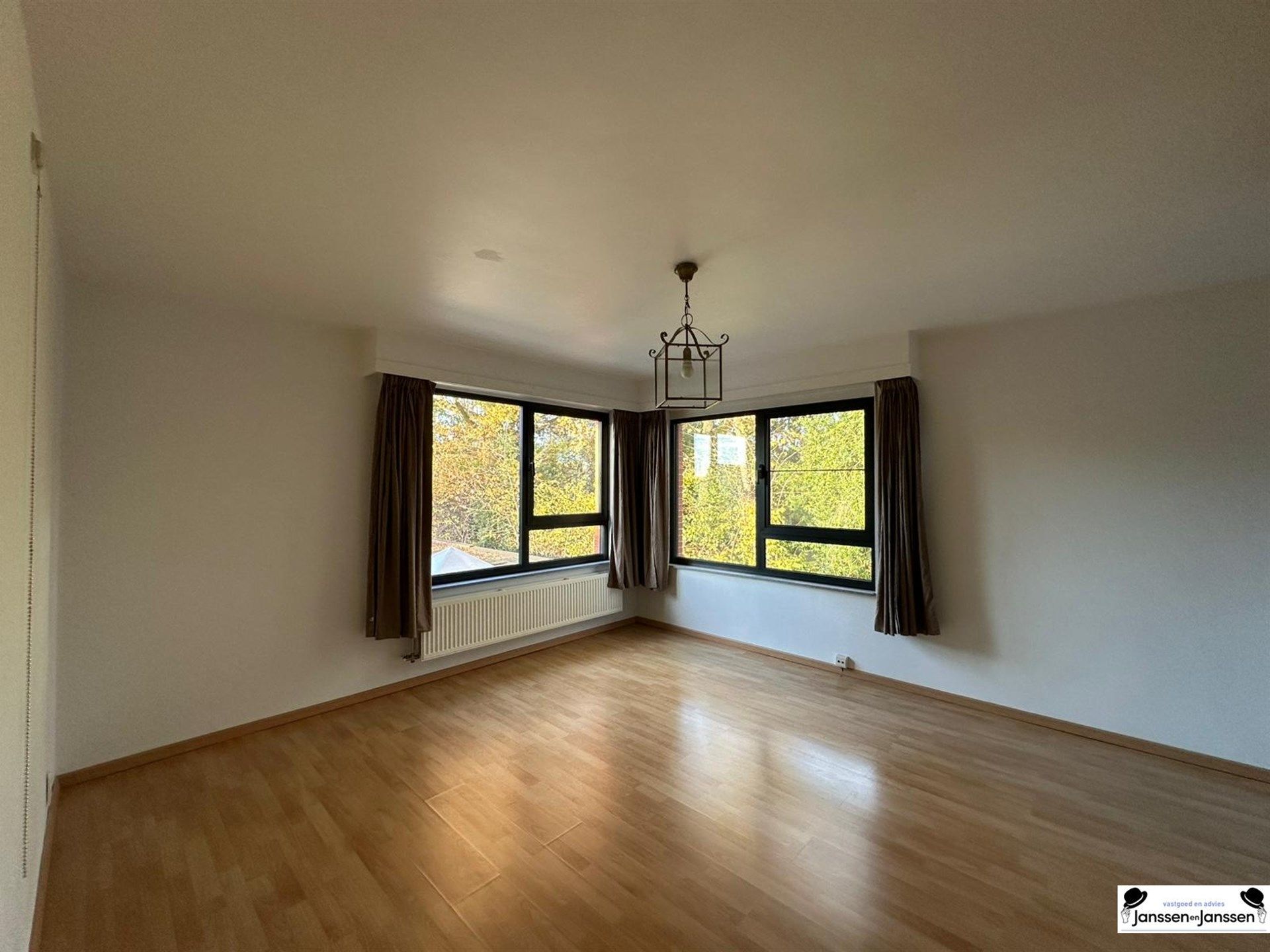 Ruime halfopen bebouwing met zonnige tuin te Gooreind te huur foto 8