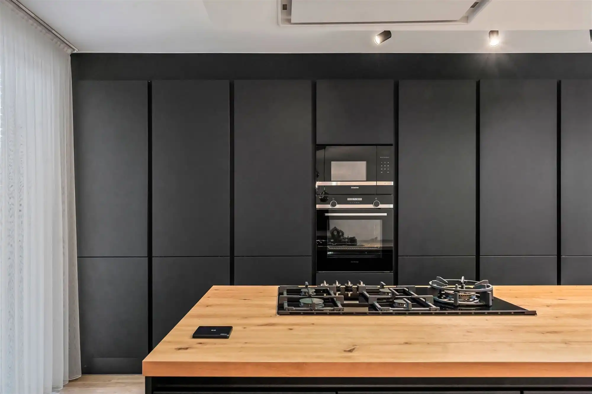 UITERST KNAP GERENOVEERDE WONING MET 3-4 SLAAPKAMERS OP EEN PERCEEL VAN 12A48CA TE BEVERLO foto 11