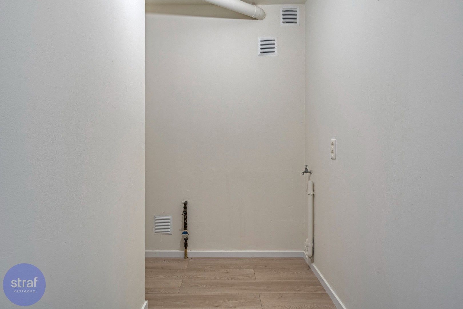 Prachtig licht appartement met ZW terras in centrum Beveren foto 18