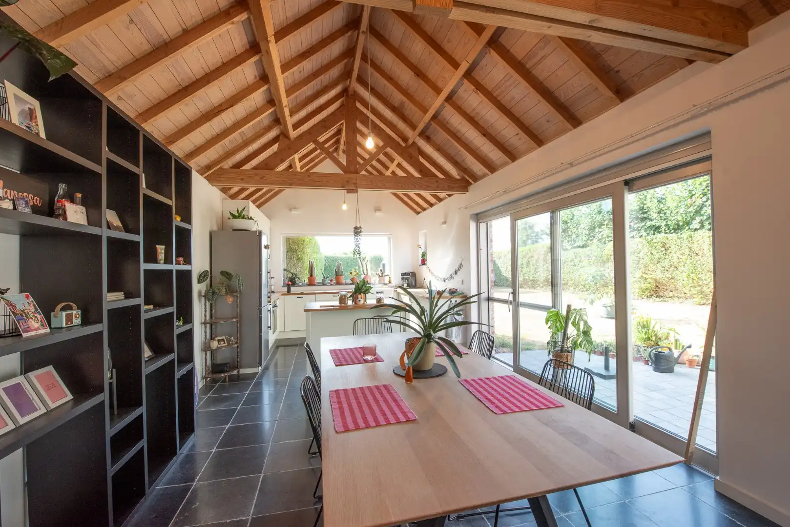 Uitzonderlijk charmante woning op toplocatie in Olsene! foto 6