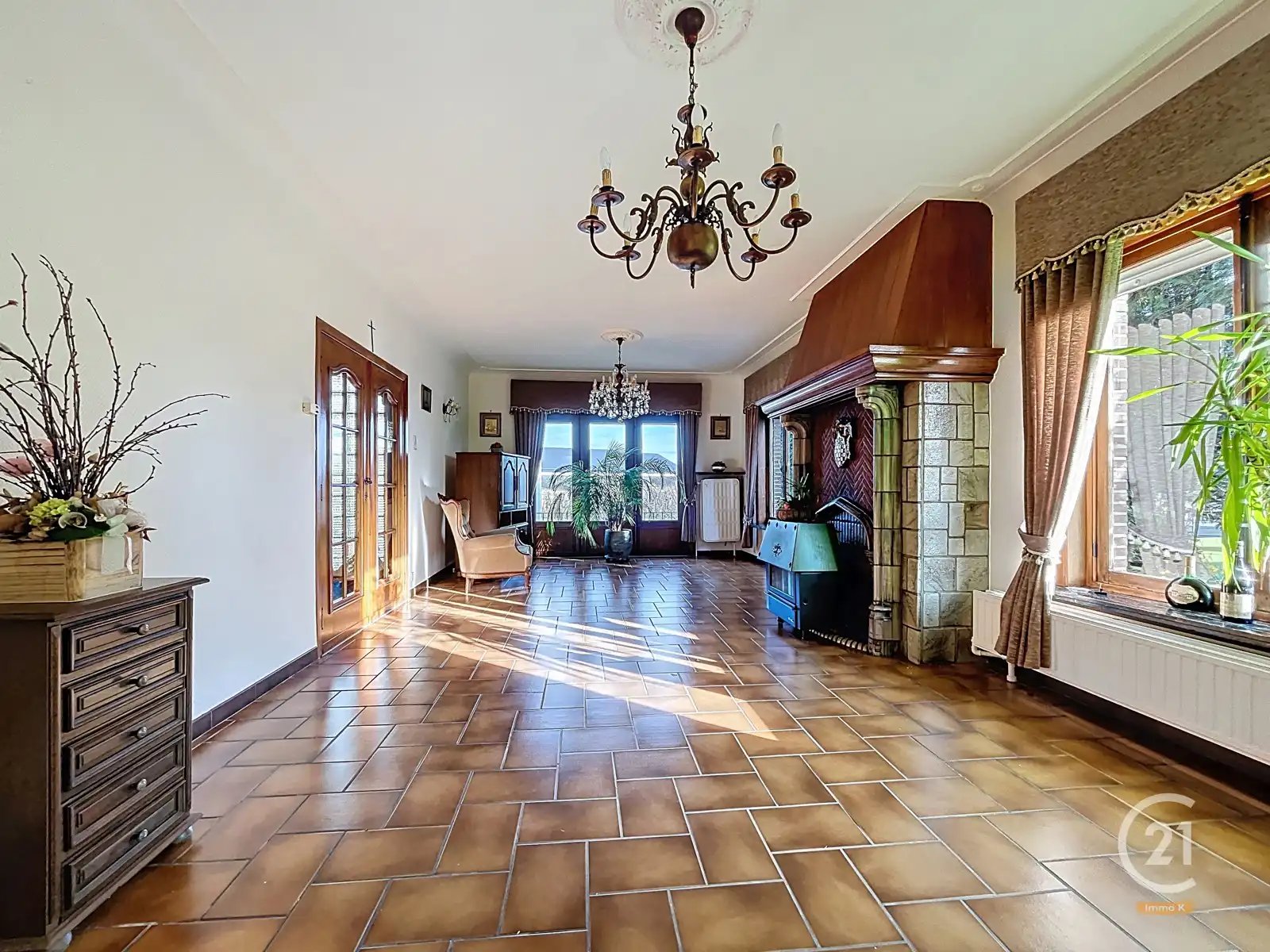 Ruime gelijkvloerse woning met 4 slpks, garage en tuin foto 8