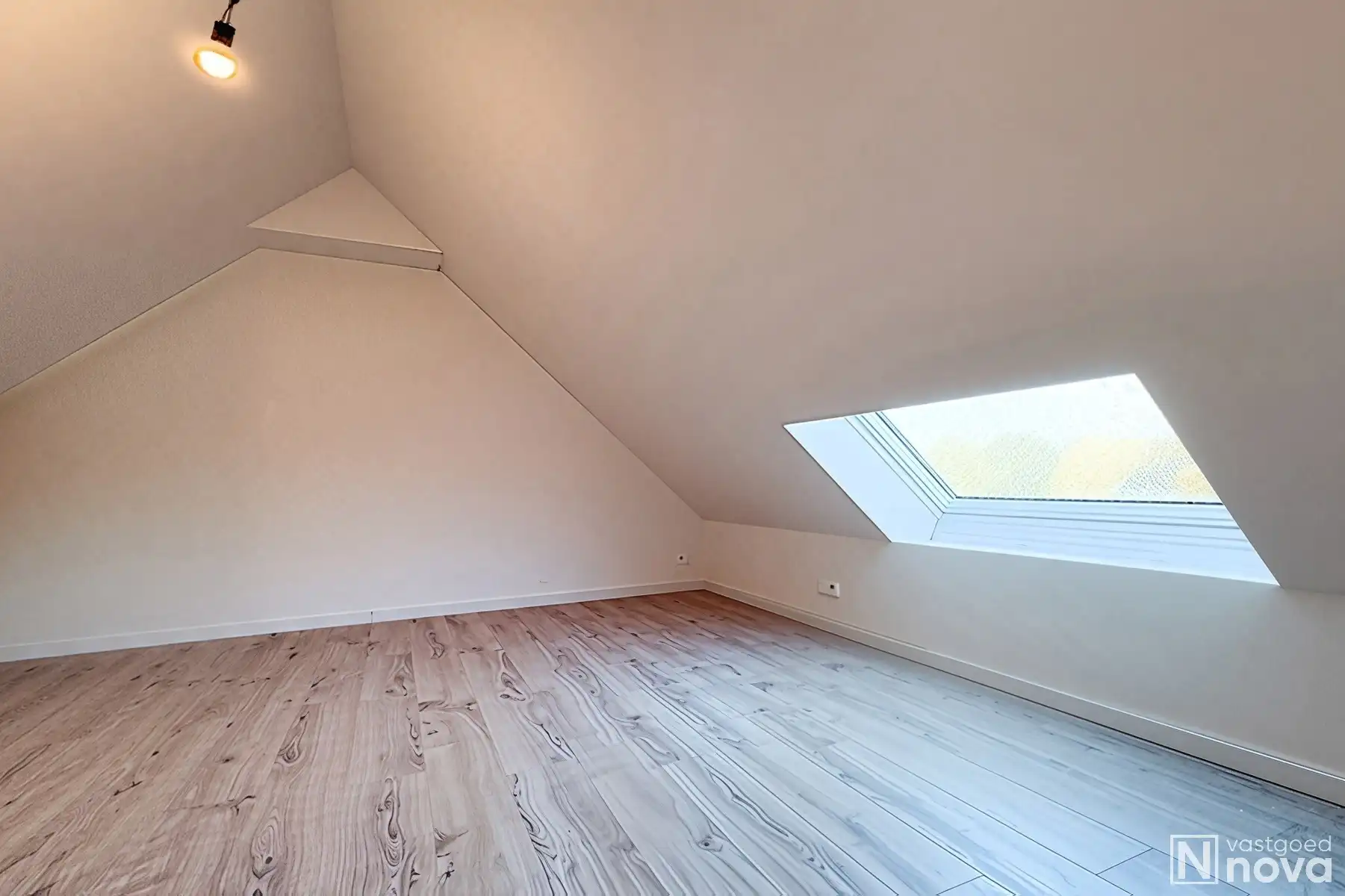 starterswoning - totaal vernieuwd - aankooppremie mogelijk foto 15