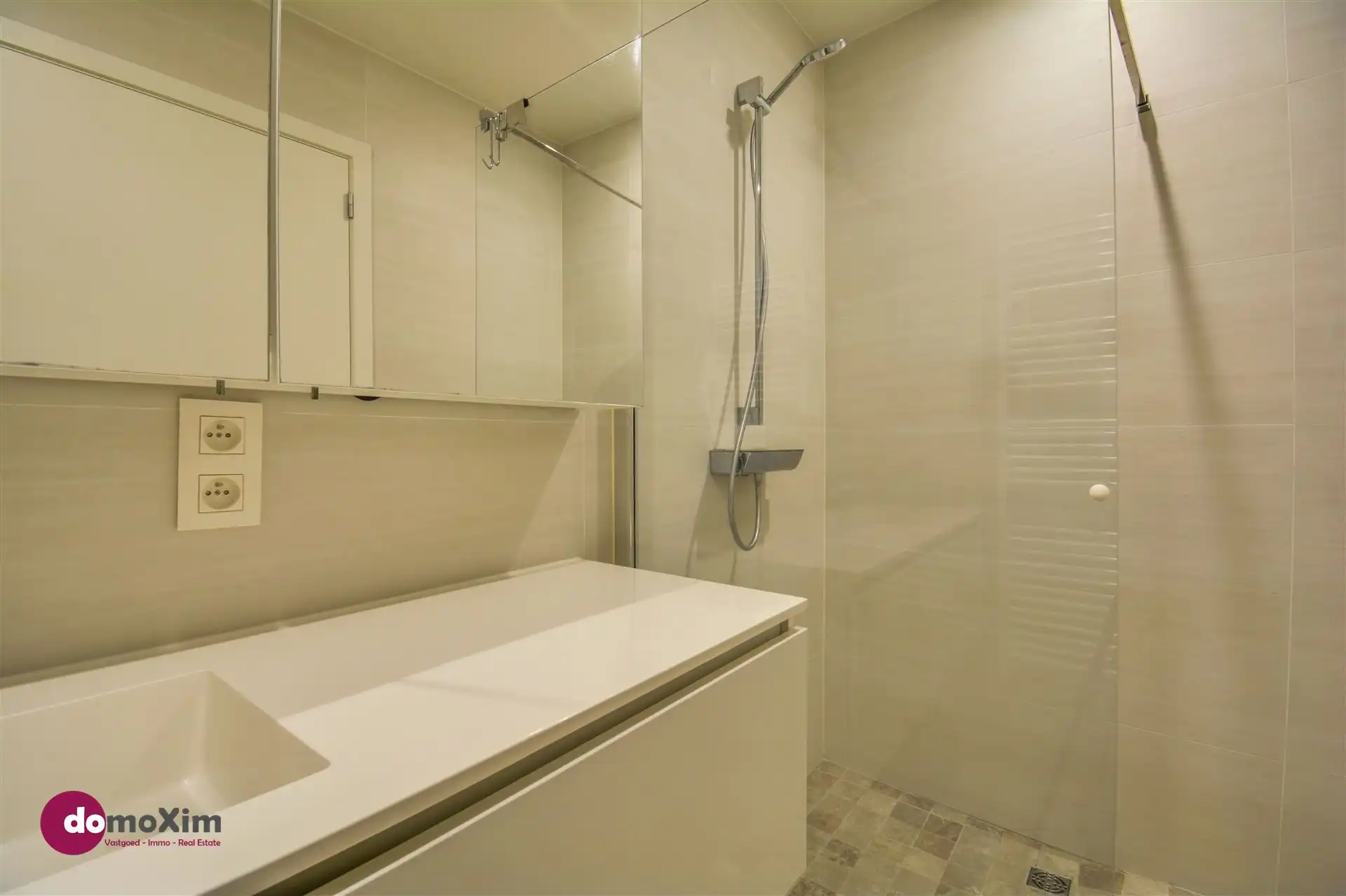 Gelijkvloers appartement met één slaapkamer & parkeerplaats in Leuven foto 15