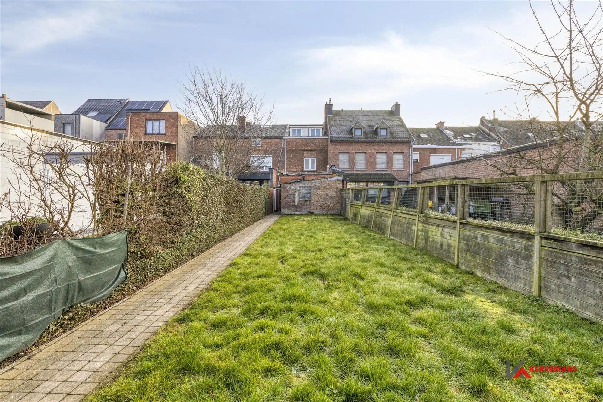 Op te frissen woning met 4 slaapkamers, tuin en garage.  foto 23