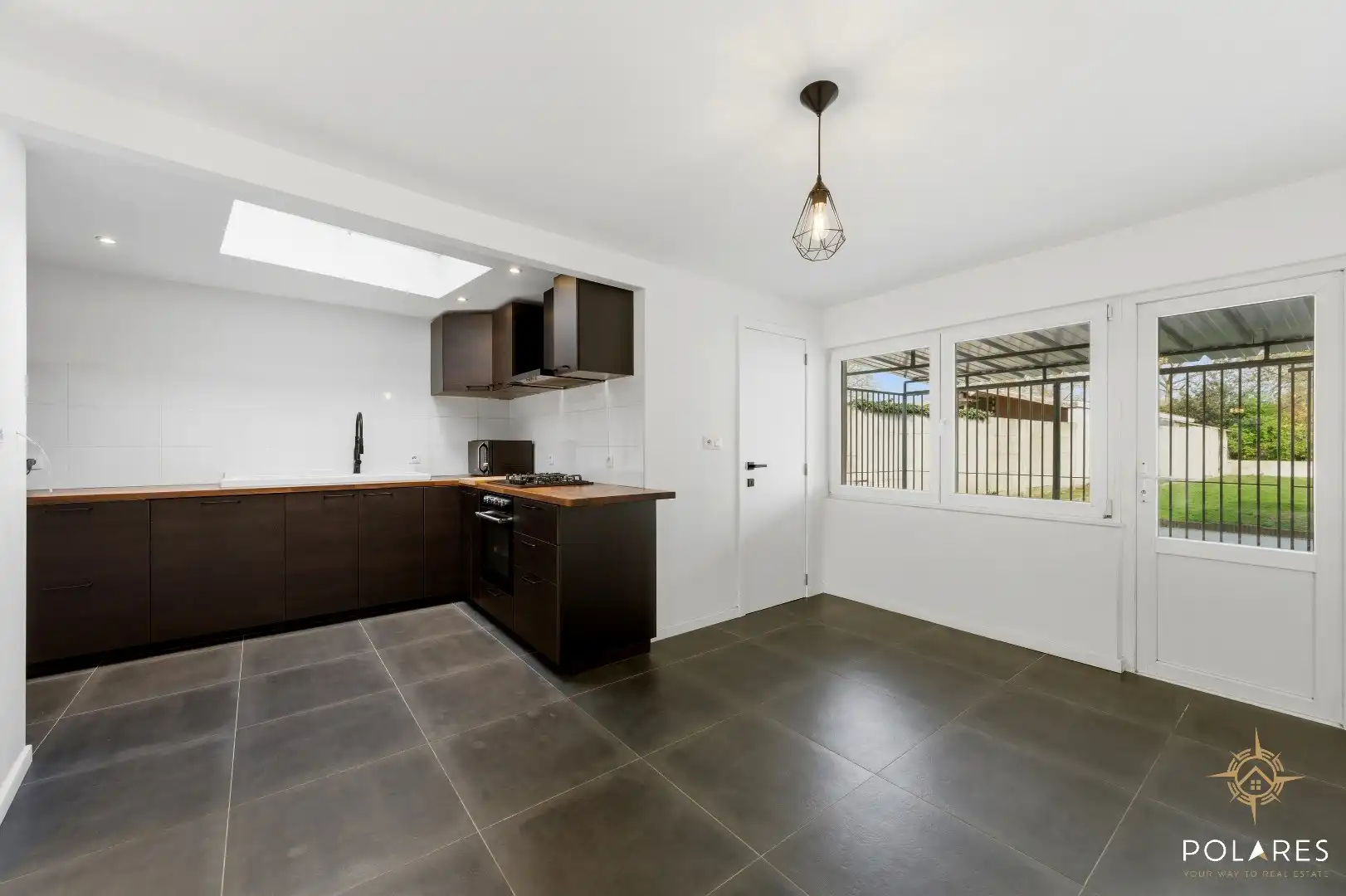 Gerenoveerde woning met garage, staanplaats en gezellige tuin nabij Vilvoorde foto 2