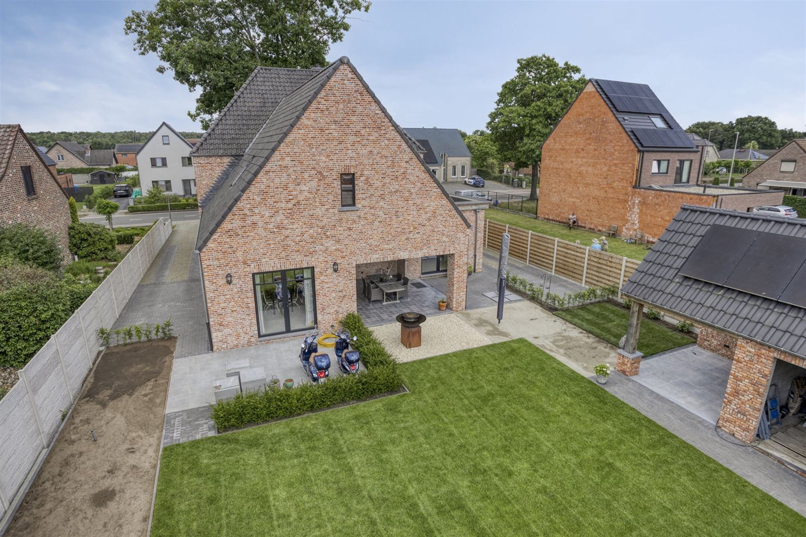 TE KOOP: Riante nieuwbouwwoning met zorgwoning te Zonhoven! foto 25