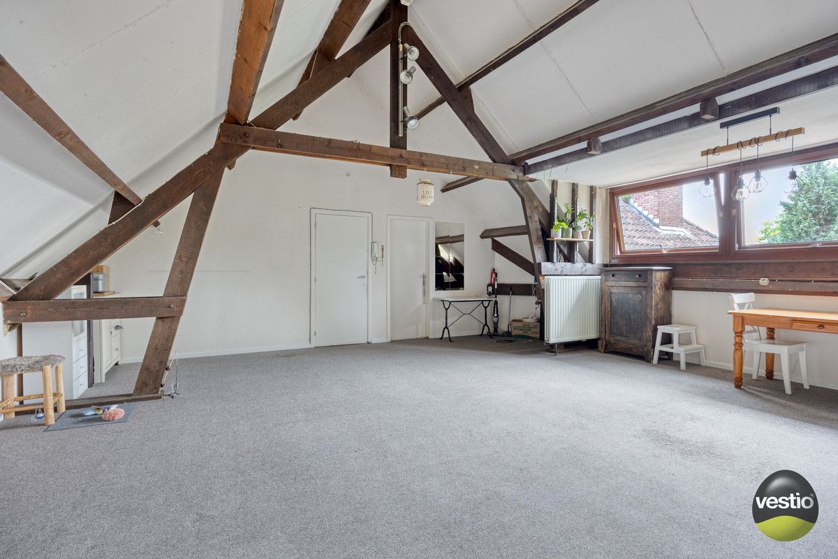 RUIME RESIDENTIEEL GELEGEN VILLA OP 46A89CA NABIJ CENTRUM BILZEN. foto 36