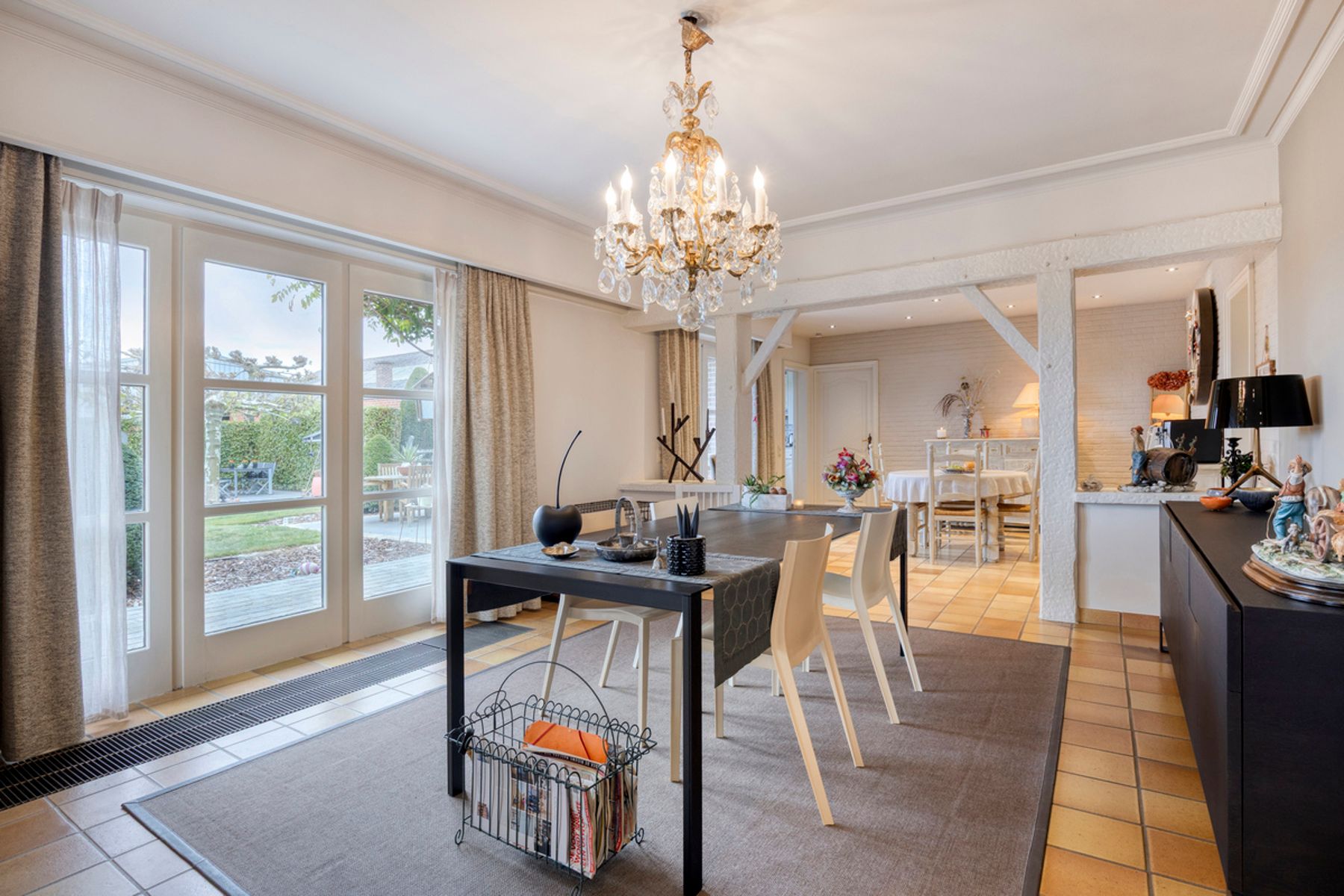 Exclusieve villa met grote loodsen combineer werken en wonen foto 8