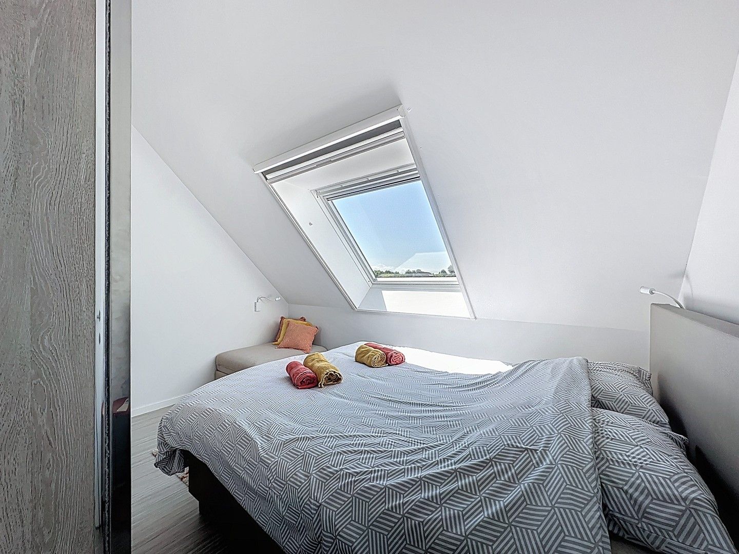 Volledig gerenoveerde vakantiewoning met zonnig terras, tuin en parking. foto 10