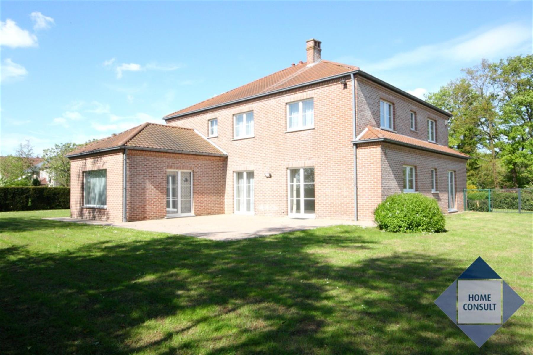 Villa te huur foto {{pictureIndex}}