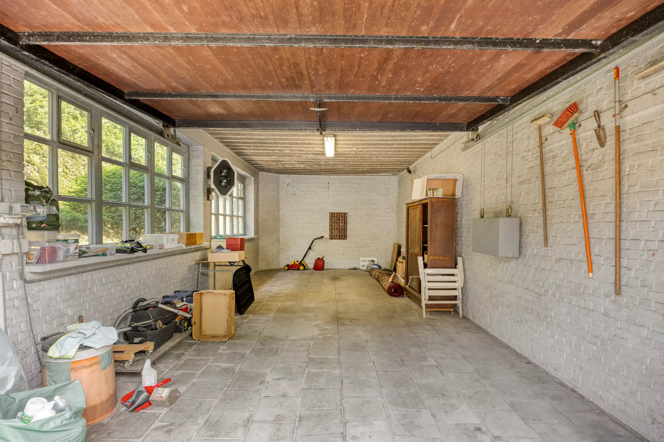 Halfopen woning met ruime garage en uitbreidingspotentieel foto 35