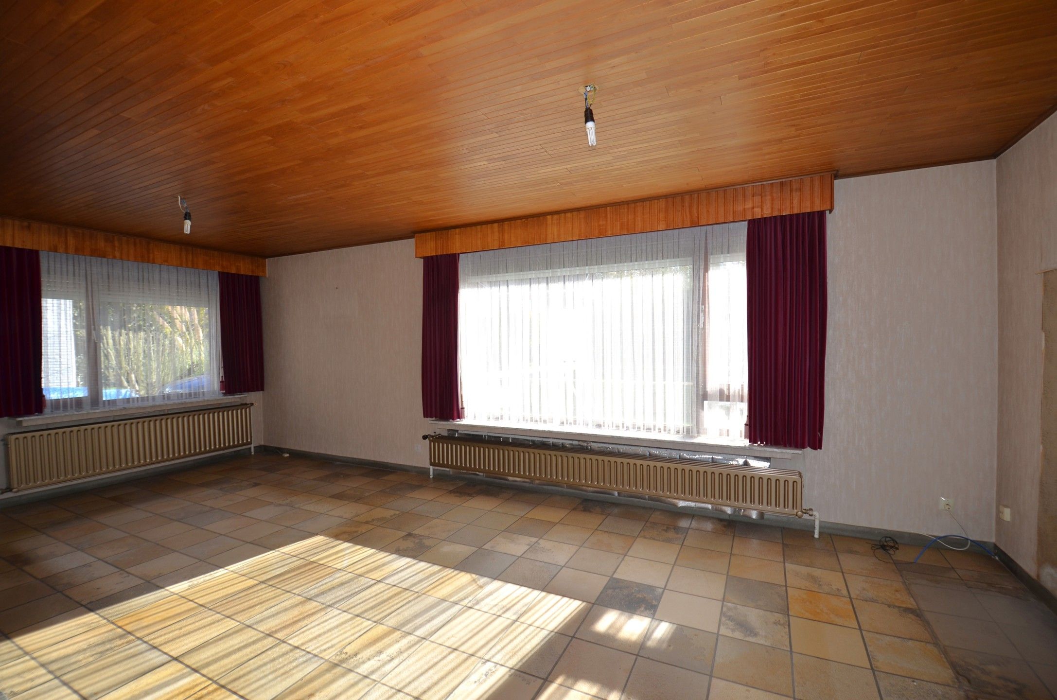 Te renoveren woning op rustige locatie foto 6