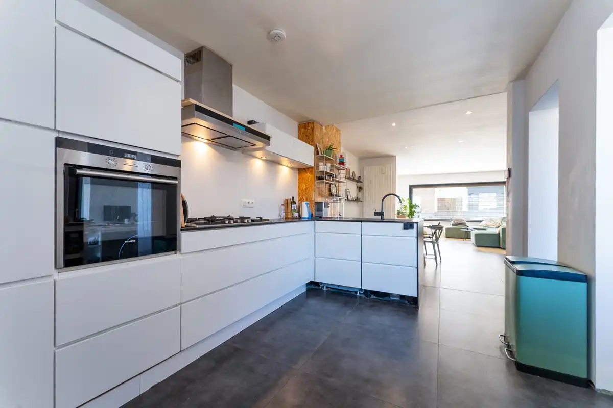 Ruime gerenoveerde woning met 4 slaapkamers in het centrum foto 7