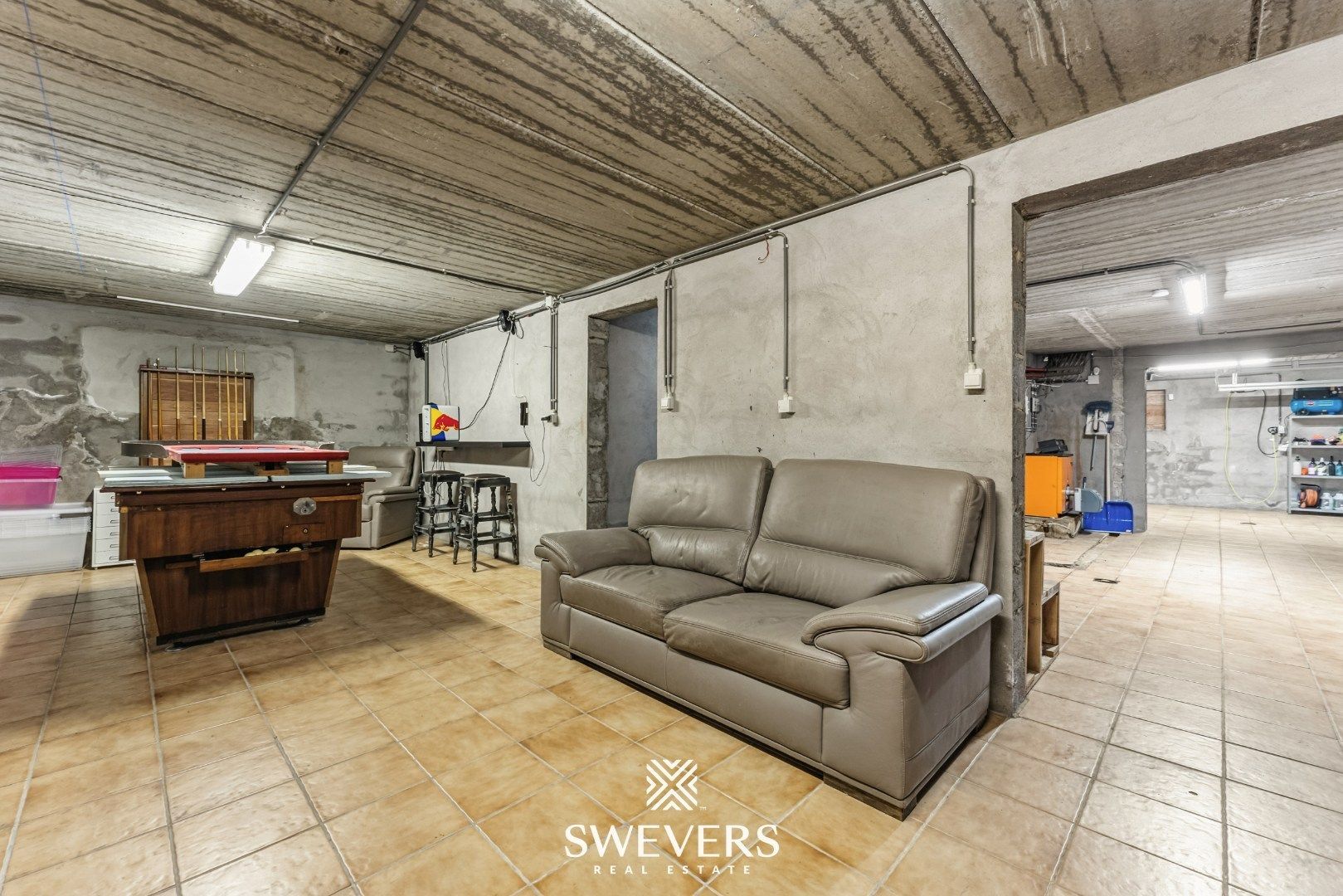 Instapklare gezinswoning met 5 slaapkamers en zonnige tuin te Genk foto 25