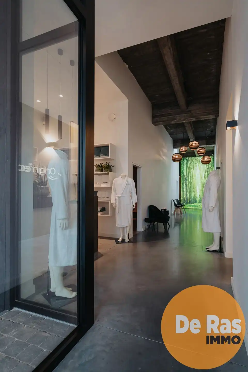 NIEUWERKERKEN – Commercieel pand met wellnessfaciliteiten foto 2