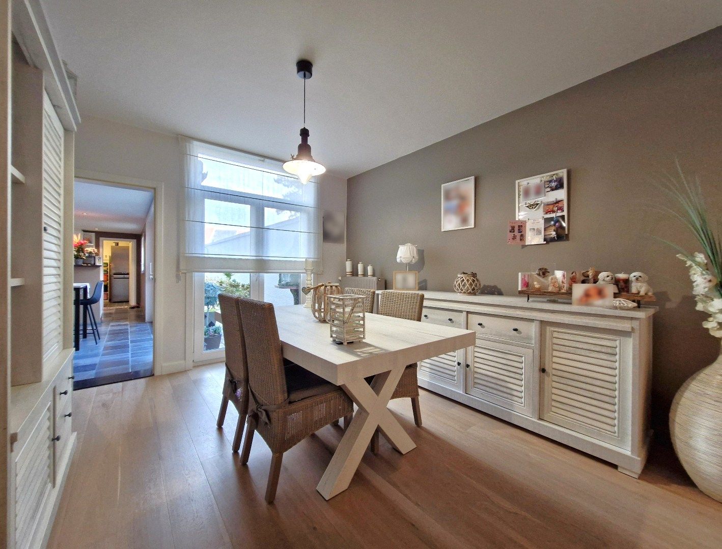 Gerenoveerde woning met garage in het centrum van Heist. foto 6