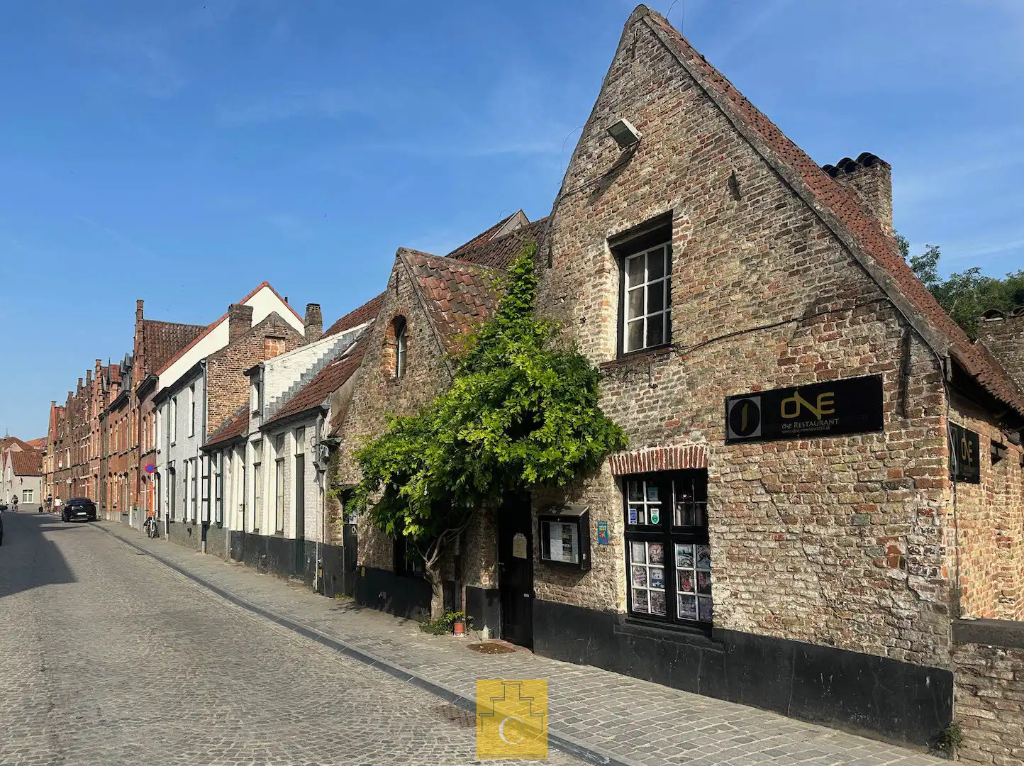 authentiek trapgevelhuis met zonnige stadstuin op toplocatie nabij het Minnewater foto 4