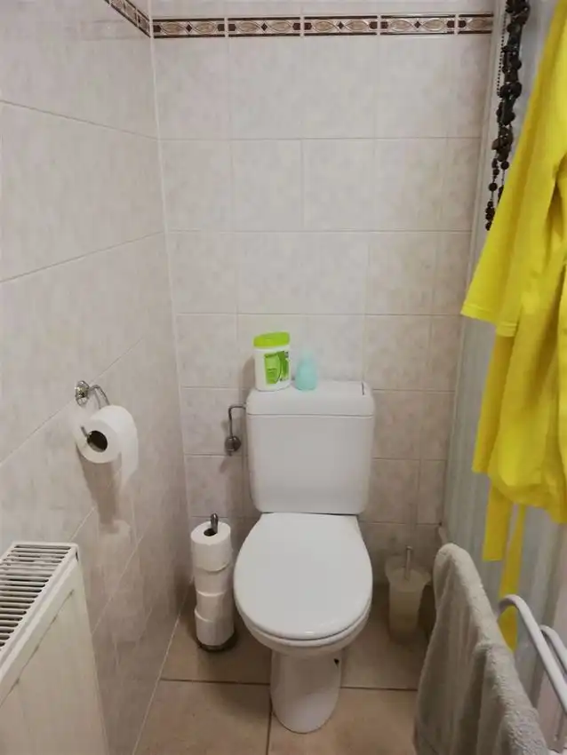 Verzorgd gelijkvloers app. met 2 slpk., terras en garage foto 14