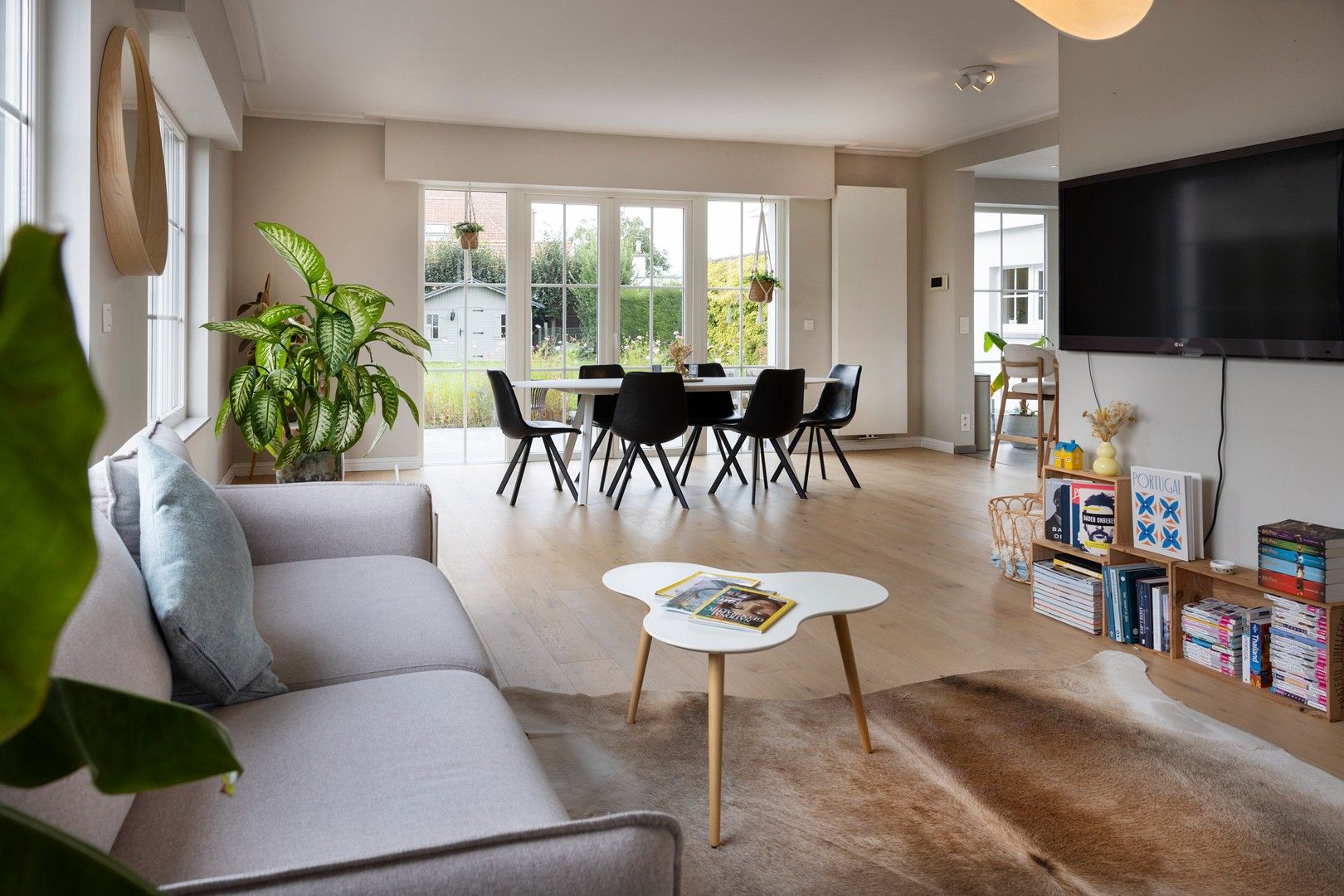 Grote woning met 4 slpks, 2 badks, ... foto 2
