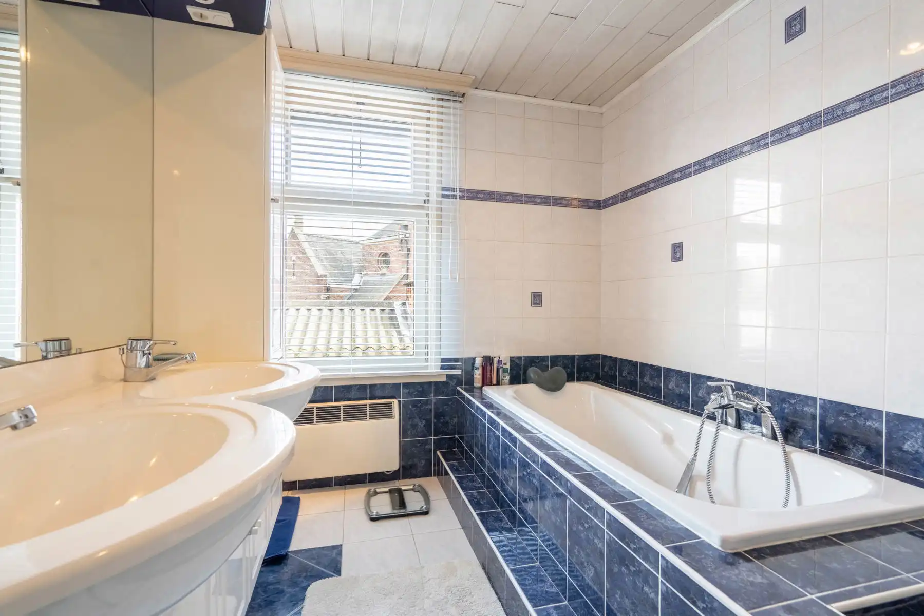 Huis met commercieel pand te koop in Grootlo! foto 15