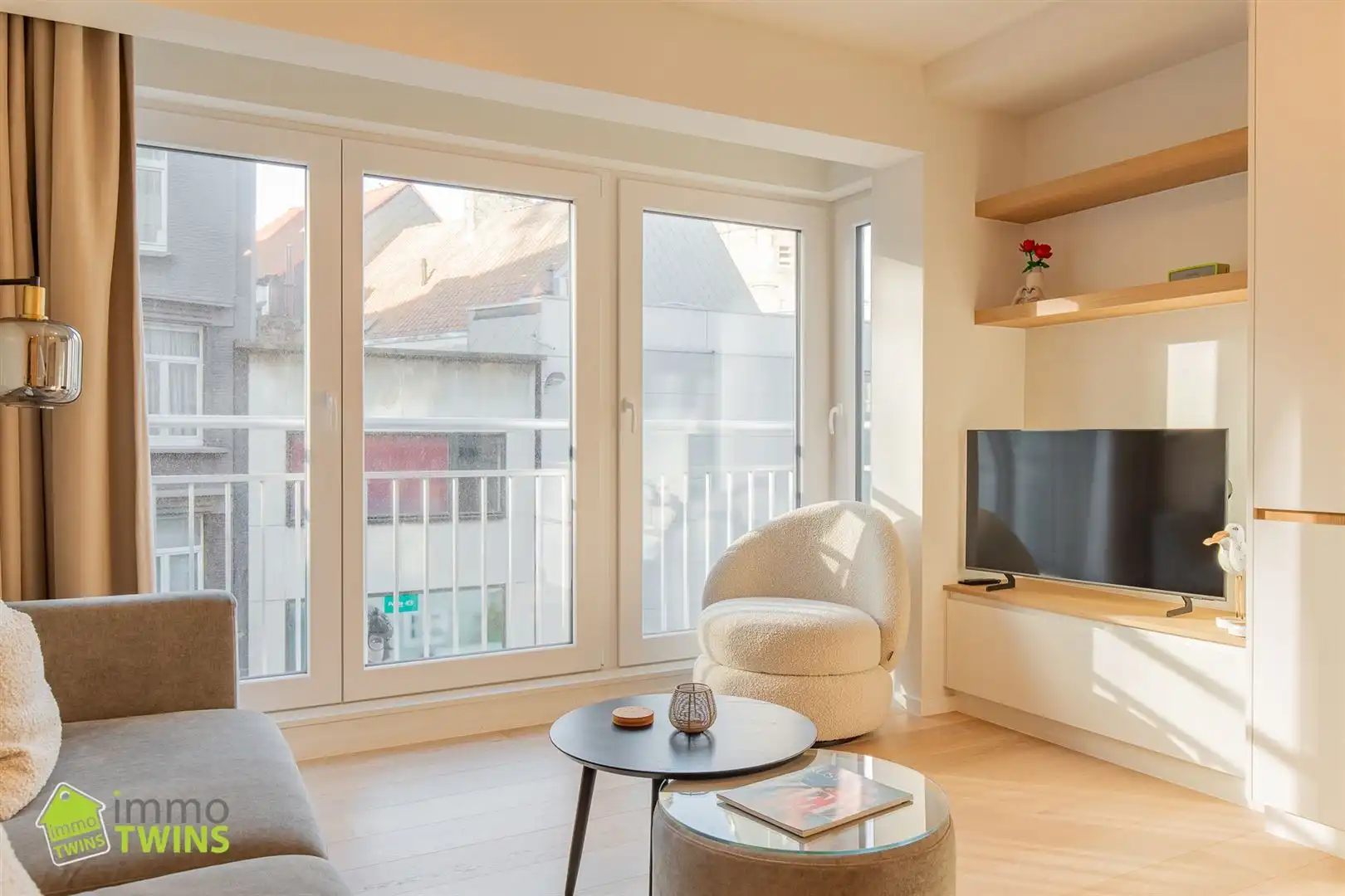 Prachtig gerenoveerd appartement met 2 slaapkamers in hartje Oostende! foto 3