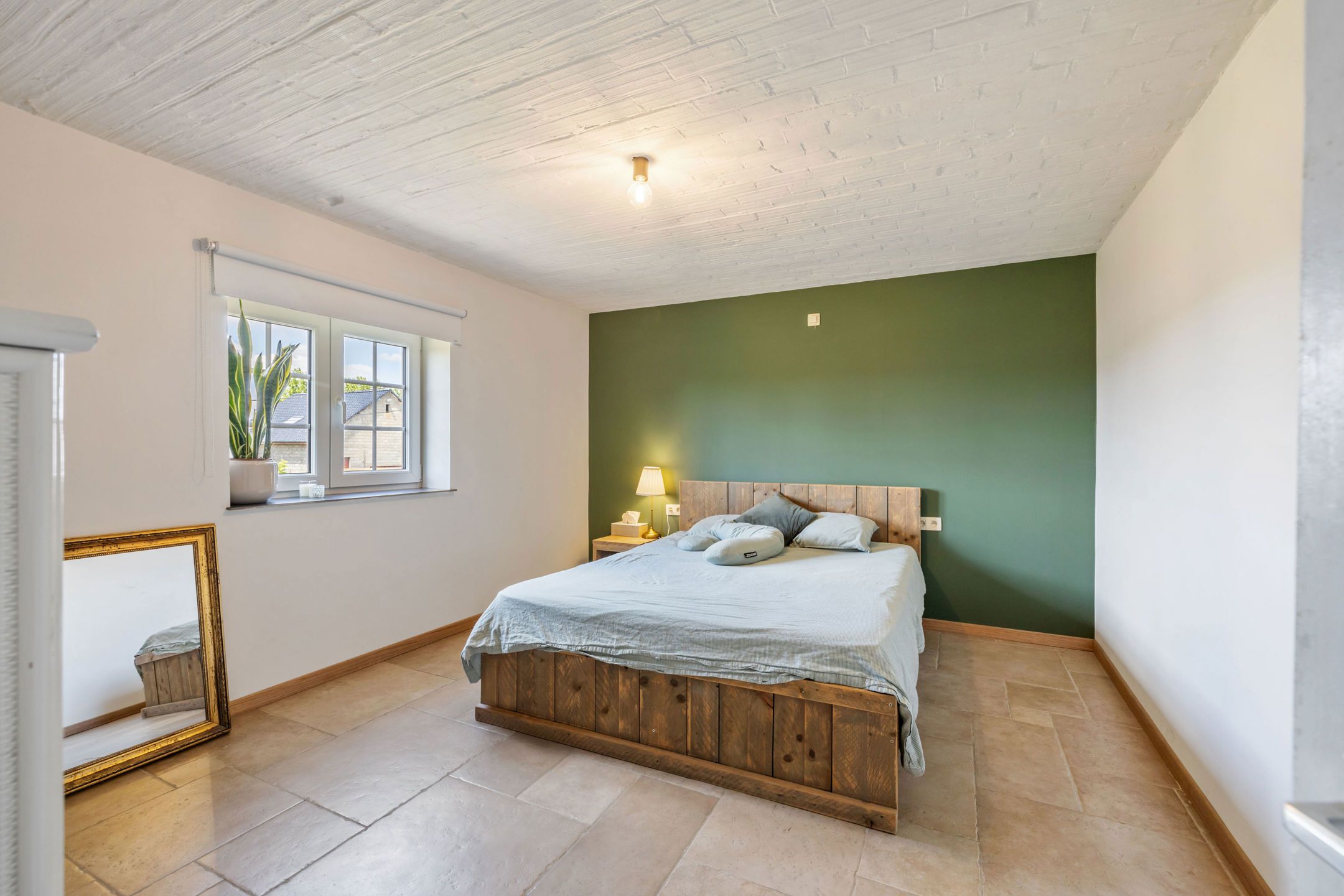 Te renoveren hoeve met schuur, loods en prachtige zichten foto 12