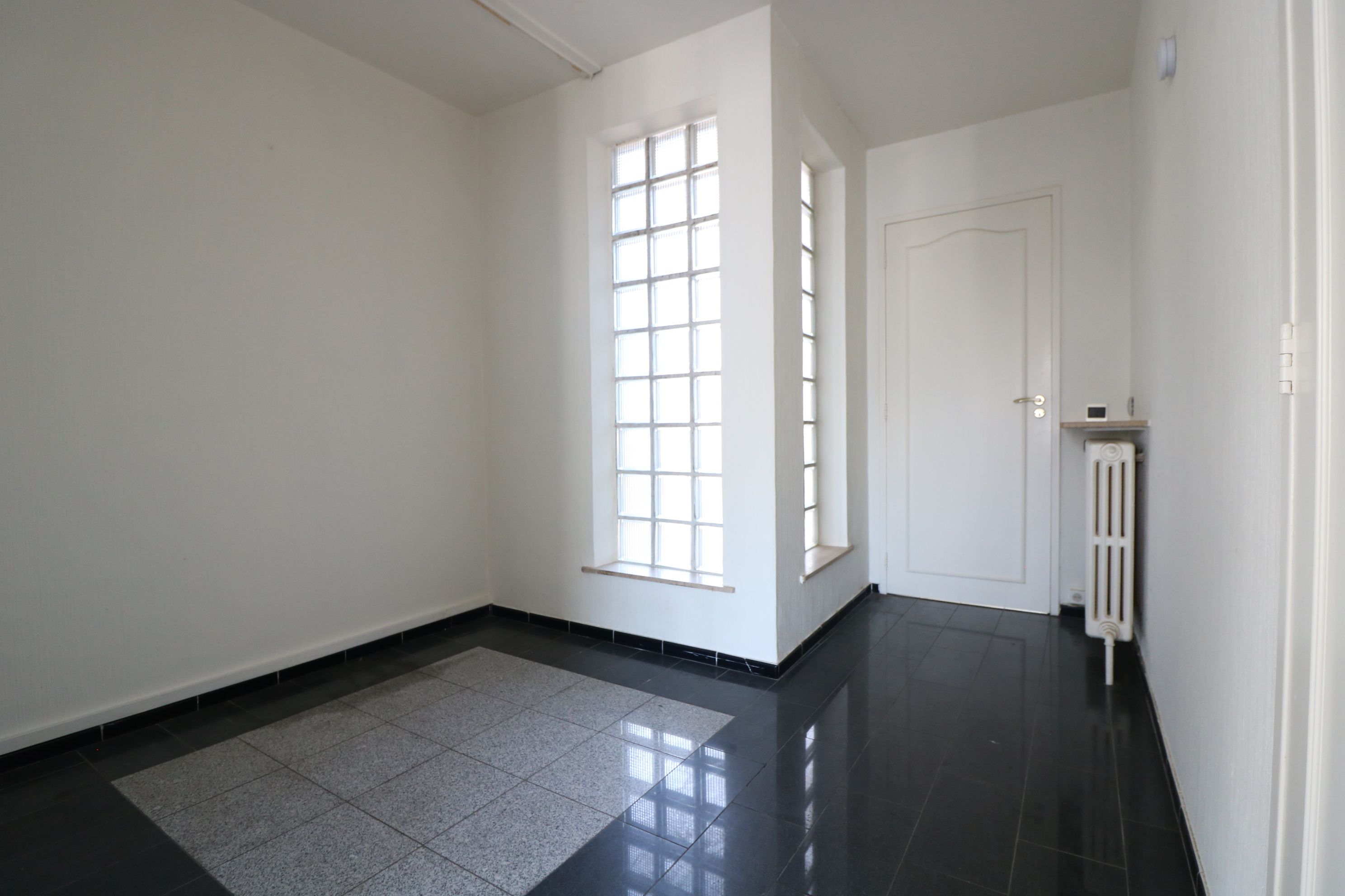 Ruim 2-slaapkamerappartement, op wandelafstand van het centrum.  foto 9