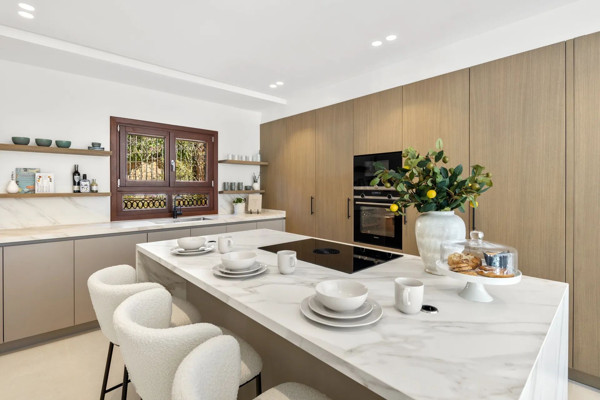 Ervaar de perfecte mix van Mediterrane charme en moderne luxe in deze exclusieve villa in Sierra Blanca foto 4
