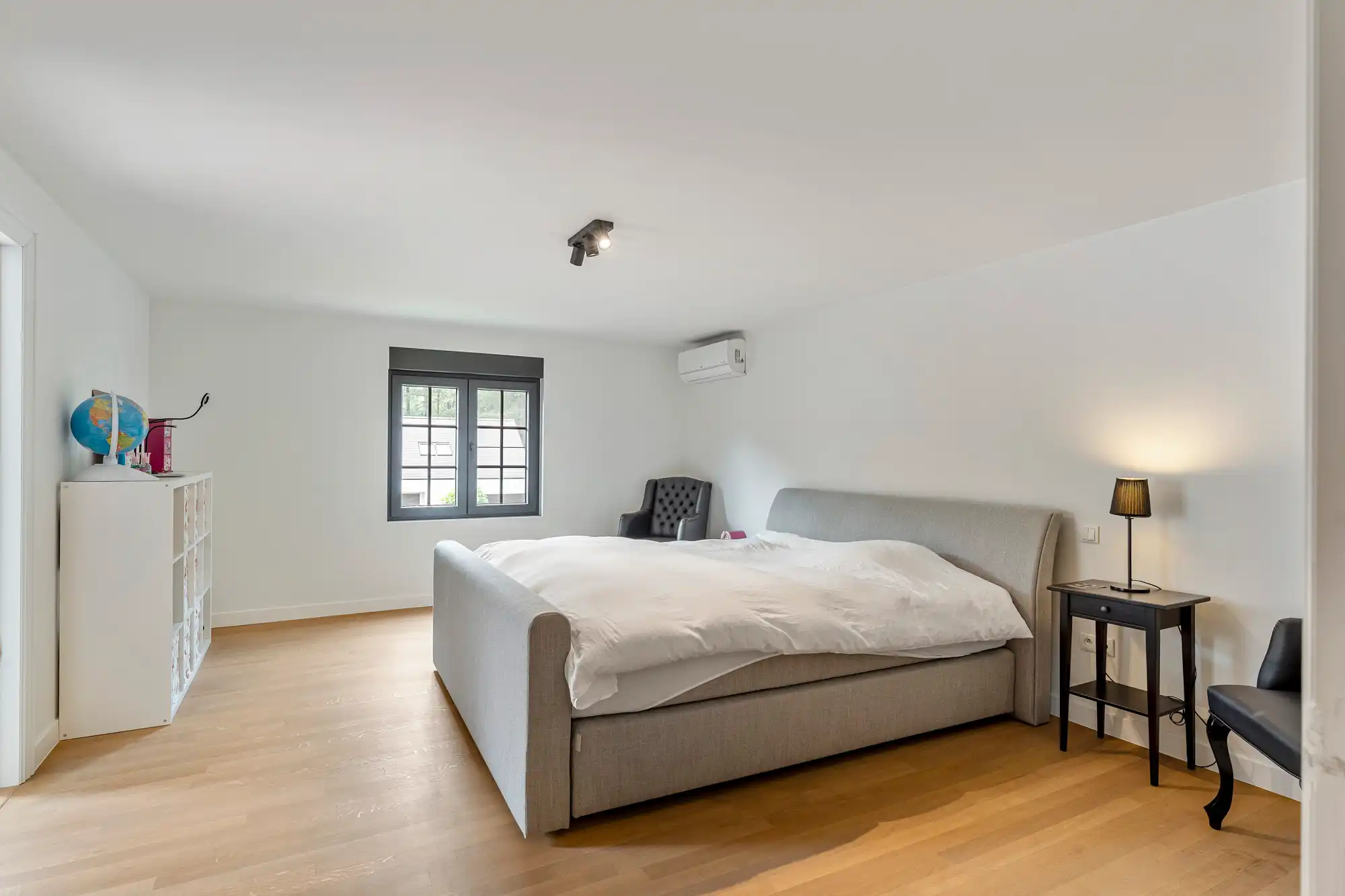 Stijlvolle, volledig gerenoveerde villa in een rustige, groene omgeving te Eksel foto 20