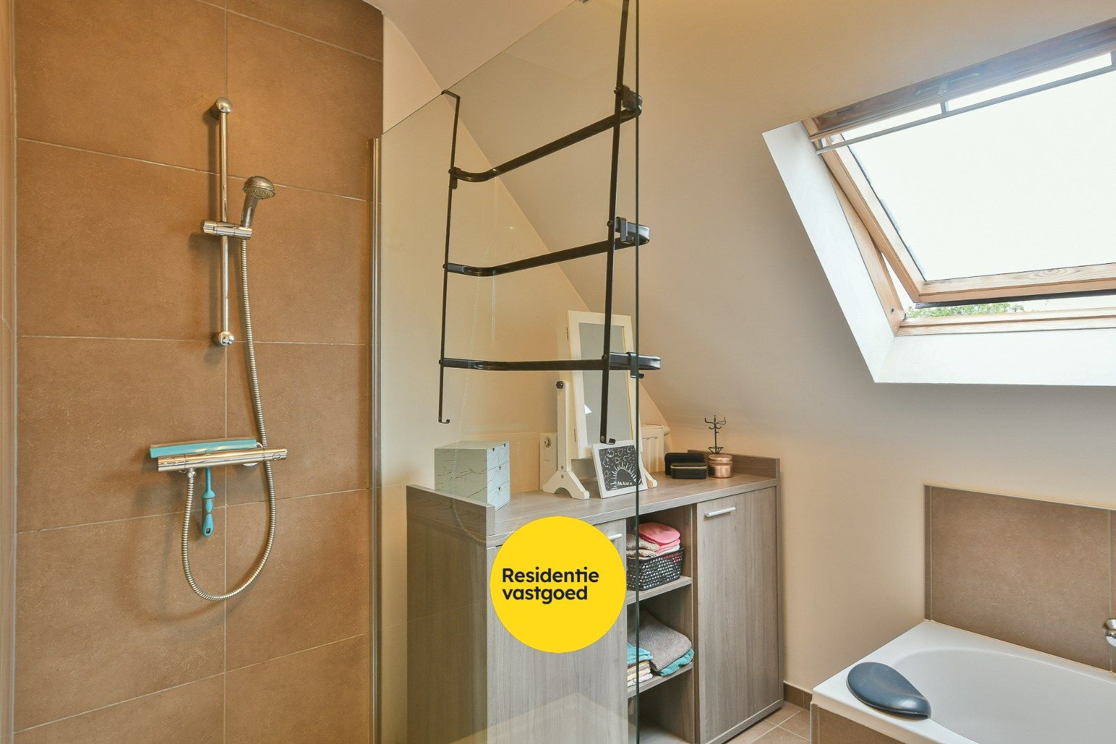 Recent appartement met 3 slaapkamers in het centrum van Eernegem foto 10