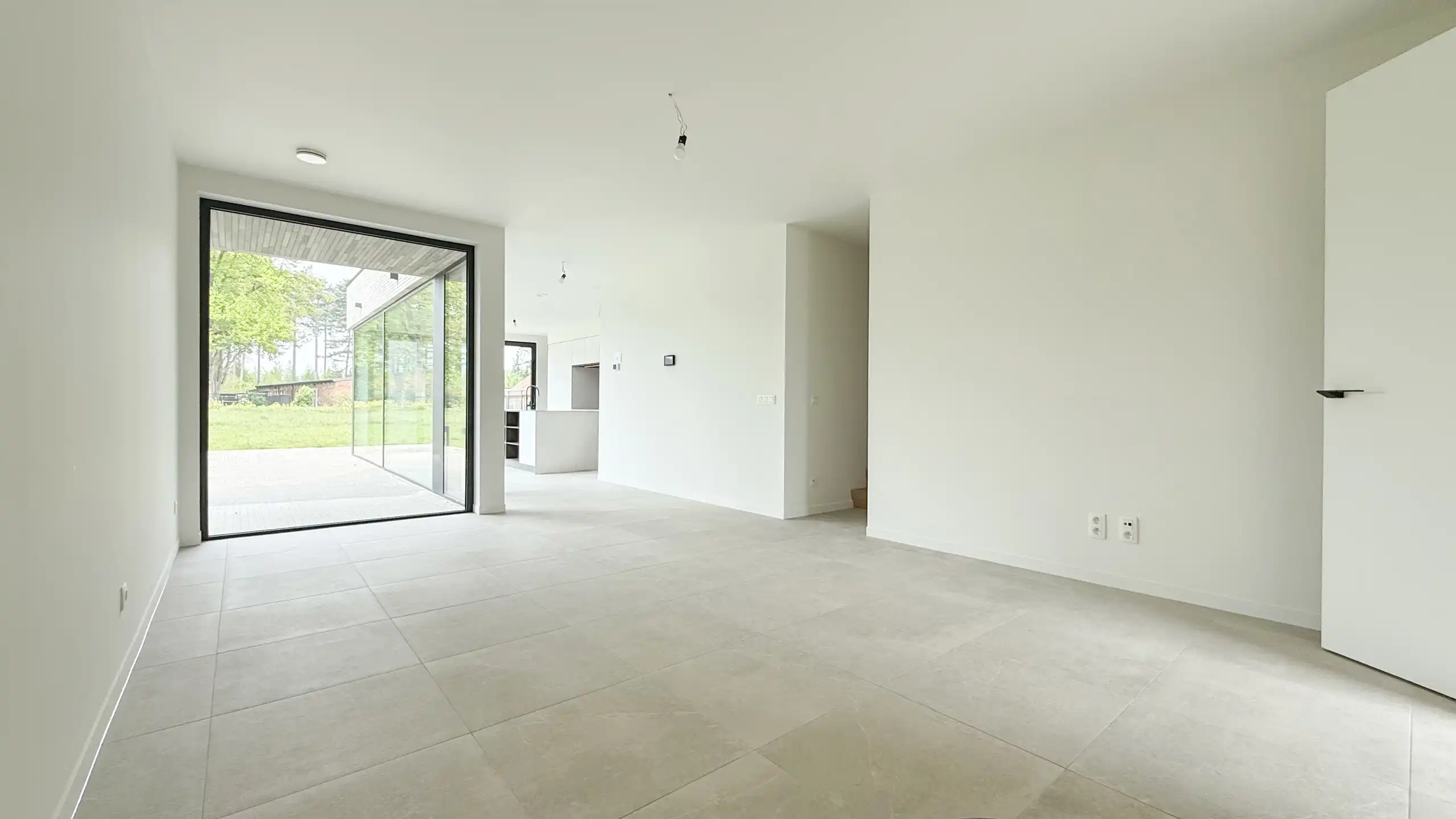 Hoogwaardig afgewerkte woning met industriële look! foto 2