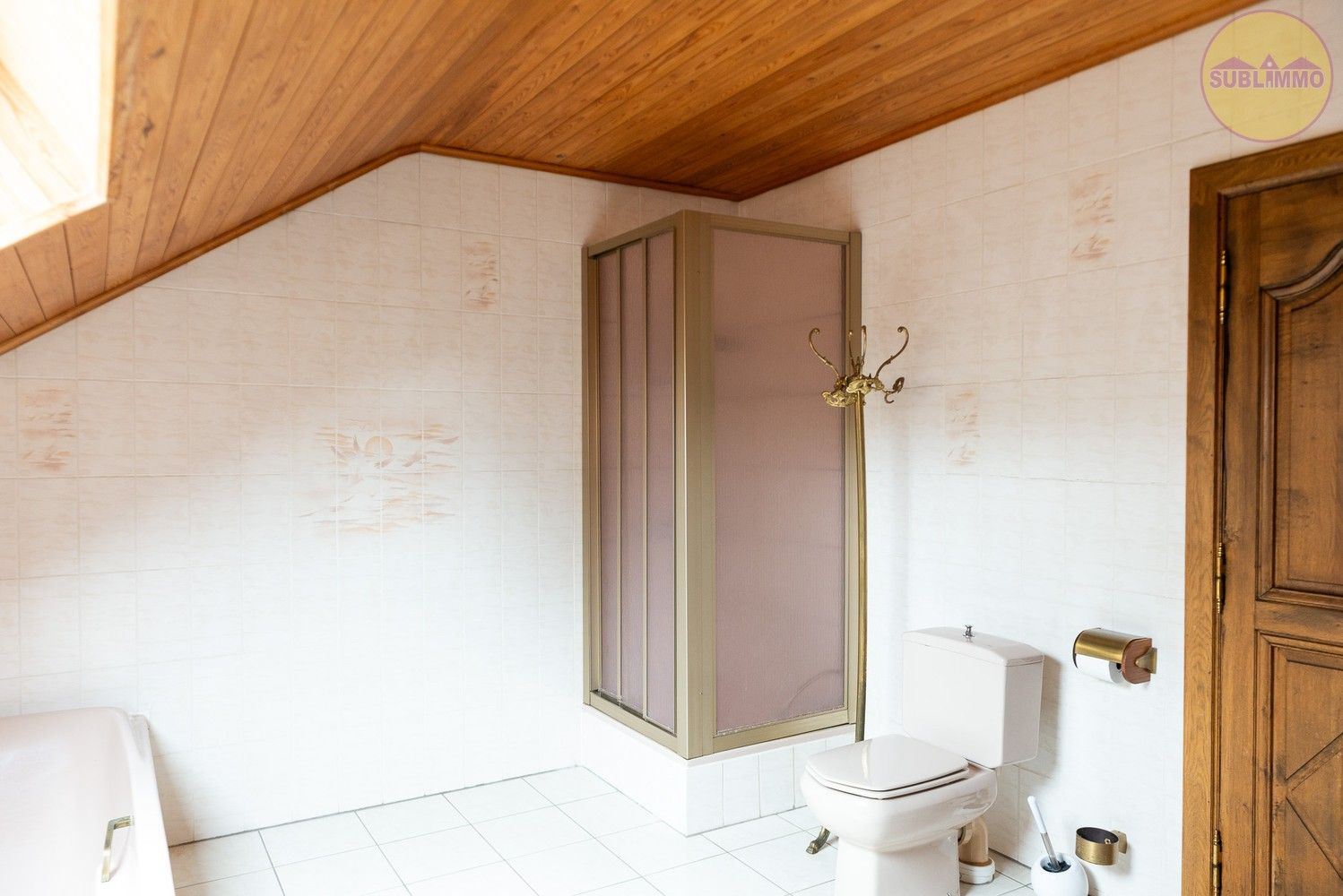 Karaktervolle woning met 6 slaapkamers op een ruim perceel van 21a 73ca foto 15