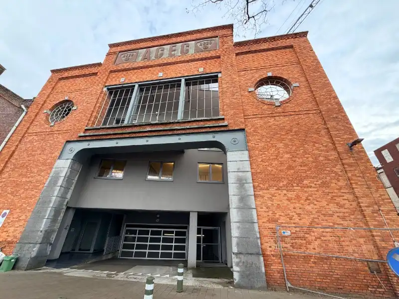 --- NIEUW --- Ondergrondse autostaanplaats te Gent - Dok Noord. foto 3