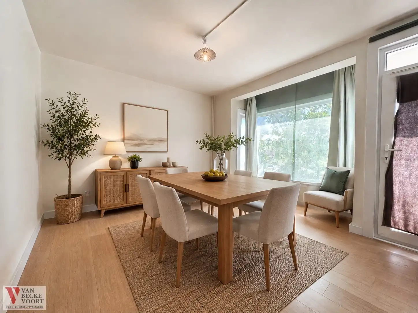 Lichtrijk appartement met uitzicht op het groen & nabij centrum foto 2