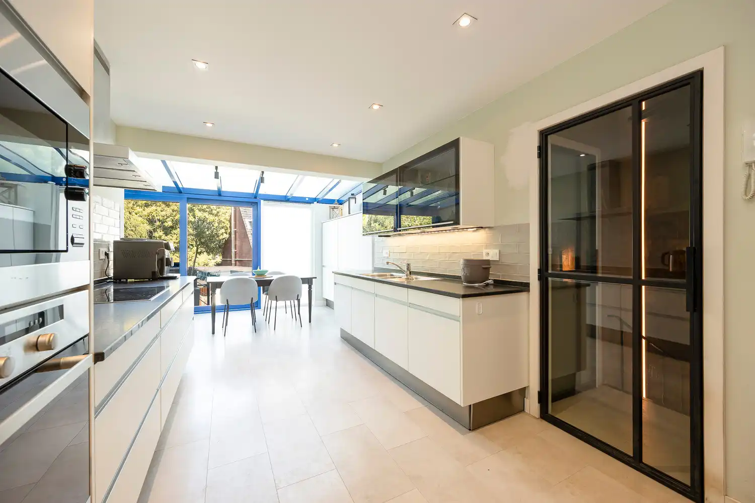 RUIME BEL-ÉTAGE MET DRIE SLAAPKAMERS IN CENTRUM BURCHT foto 13