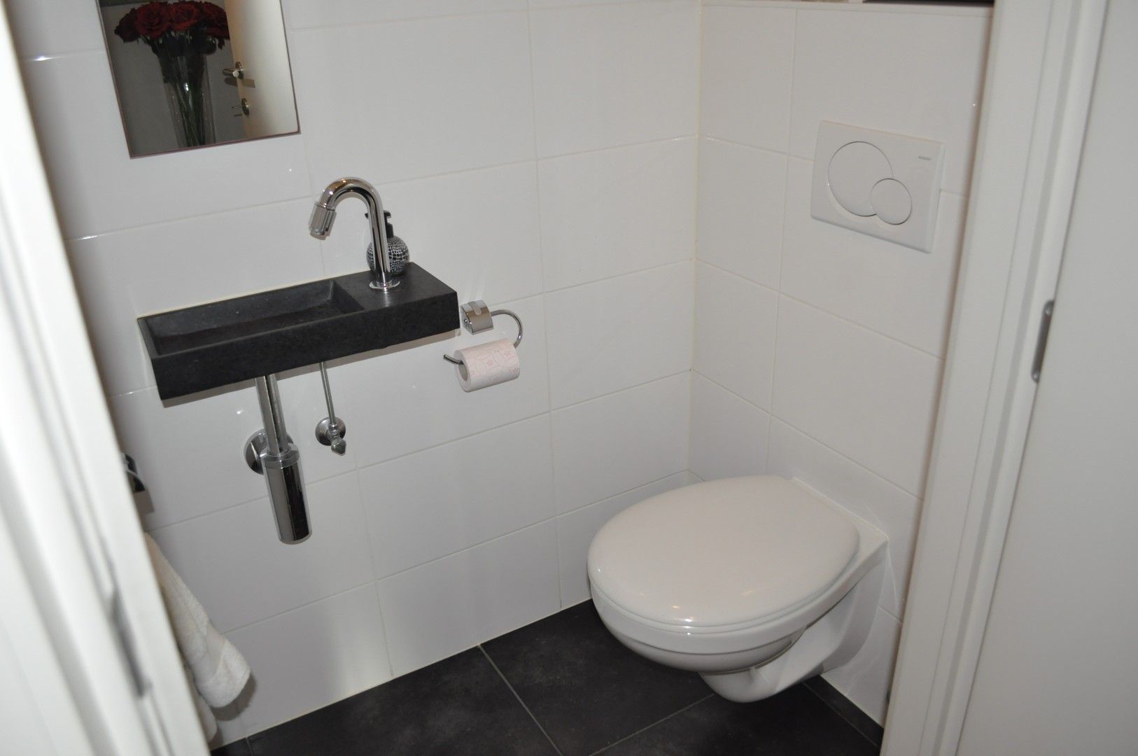 Heel ruim en smaakvol gemeubeld appartement met 3 slaapkamers en tuin foto 15