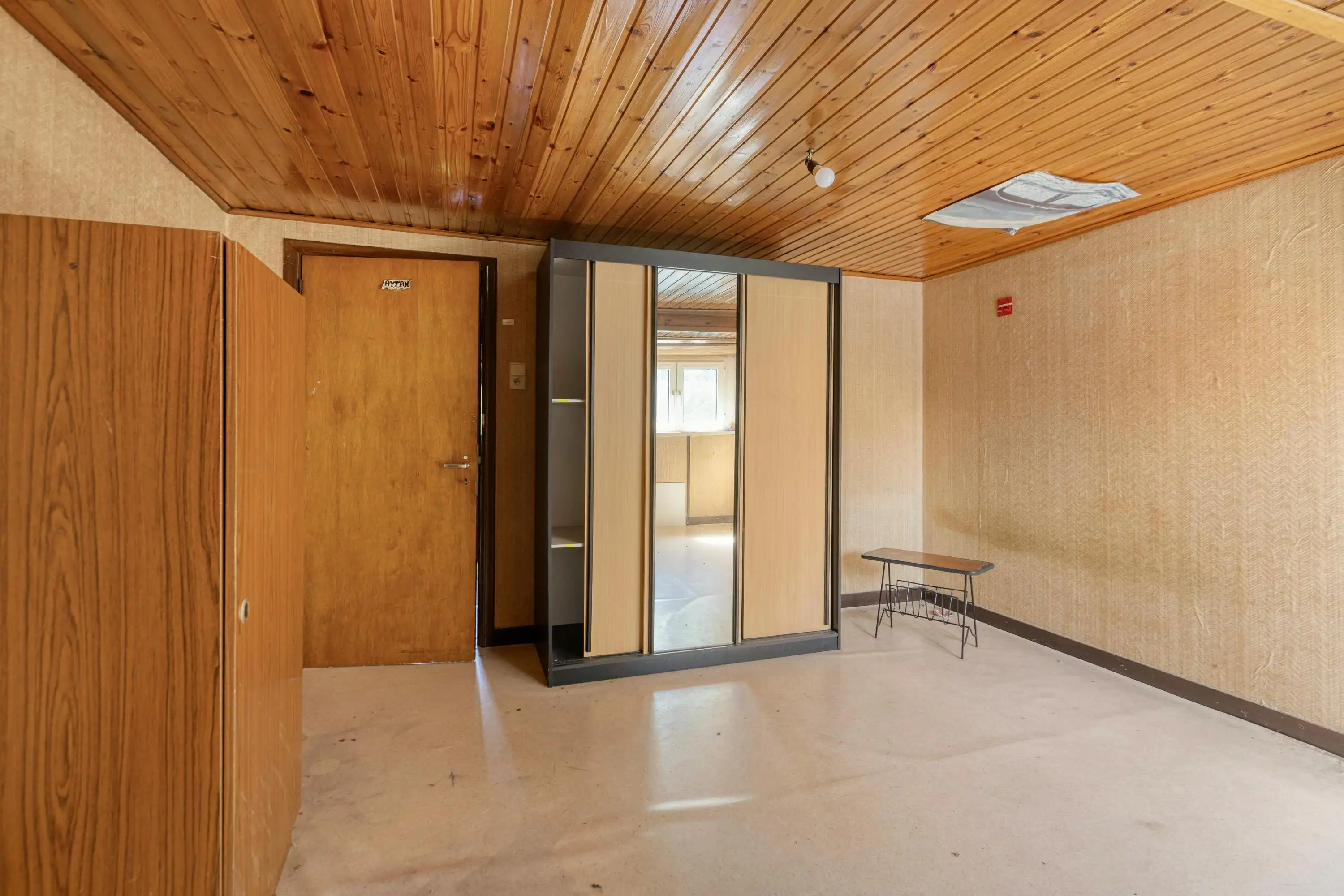 Ruim handelshuis met 5 slaapkamers op een perceel van 9a13ca nabij Thor Park foto 12